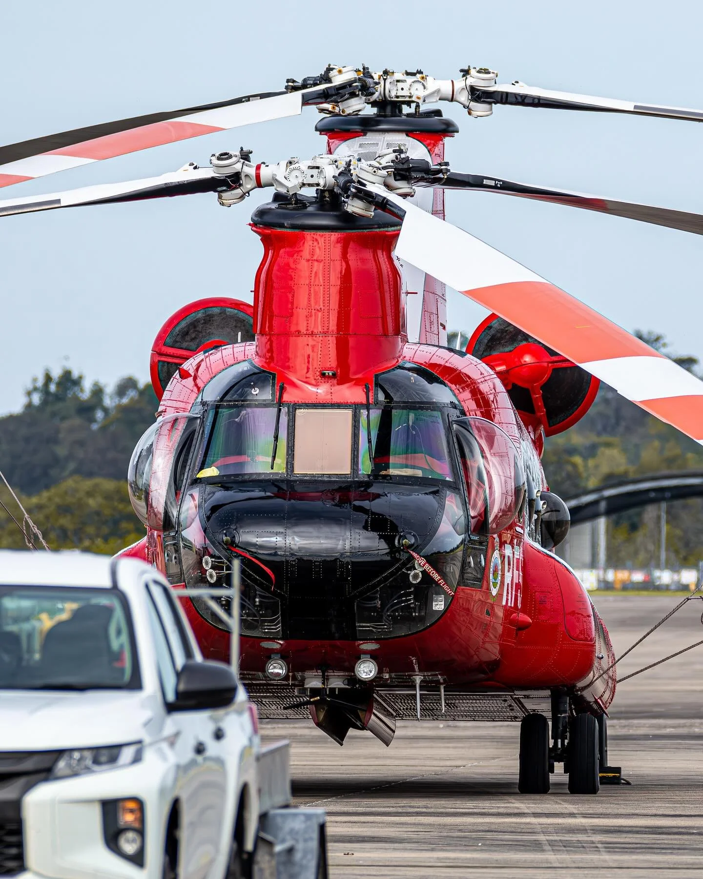 Twin Roters. Big Power. A True Workhorse 
#Chinook #BoeingChinook #CH47 #CH47Chinook #TwinRotor #RotorPower #VerticalLift #HeavyLift #Rotorcraft #AviationDaily #MilitaryAviation #AviationPhotography #AviationLovers #AviationWorld #AircraftSpotting #