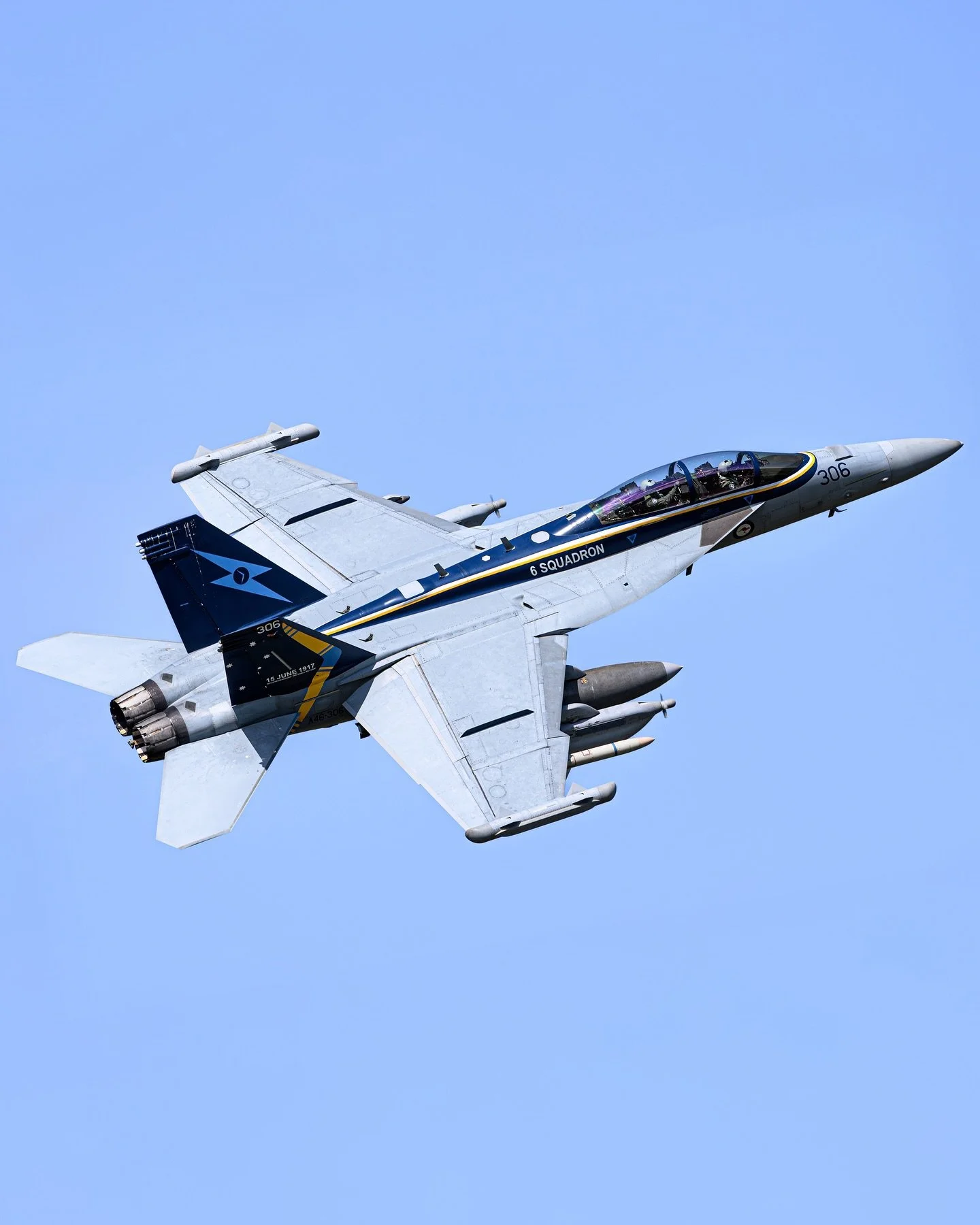 Taped Sidewinder.
—————————————————————
A46-306 pleasing numerous spotters at the Richmond airshow as a rare sight to see