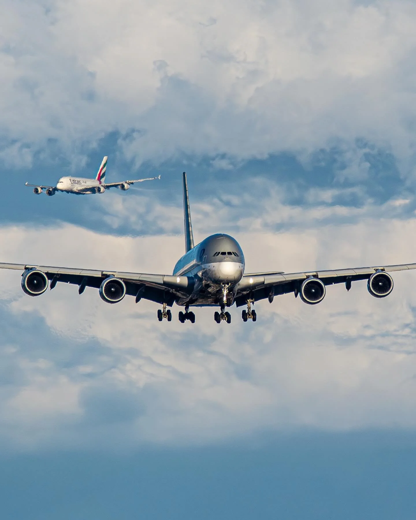 A7-APJ And A6-EDO arriving into Sydney this afternoon on runway 25! 

#PlaneSpotting
#AviationPhotography
#AviationLovers
#AviationDaily
#Aviation4u
#AvGeek
#AviationSpotting
#PlanesOfInstagram
#AircraftLovers
#instaaviation