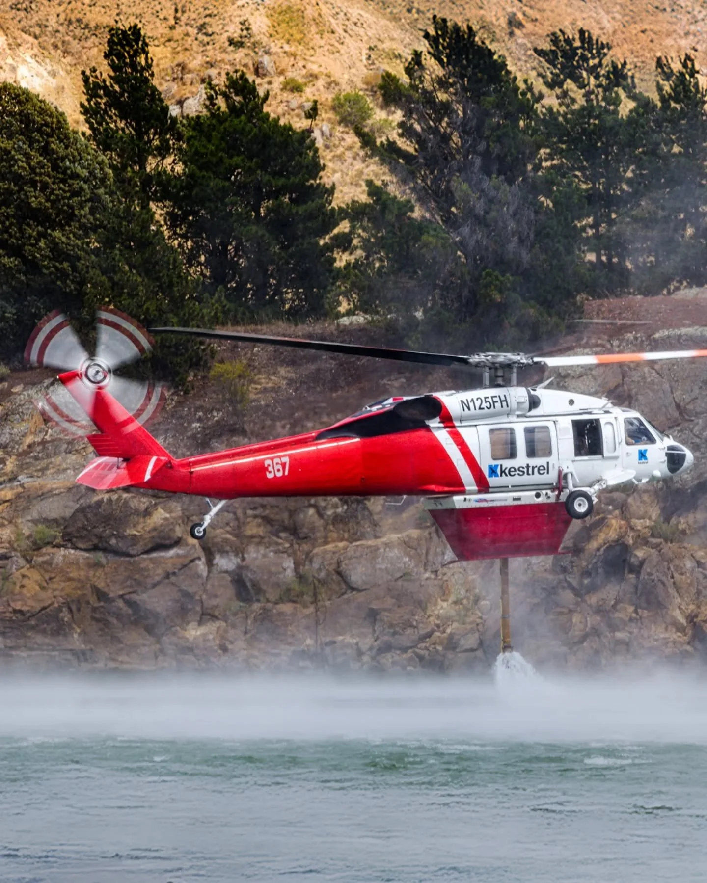 Welcome to PYKES ISLET.

.
#blackhawk #skycrane #s64 #firefighting #pykescreek