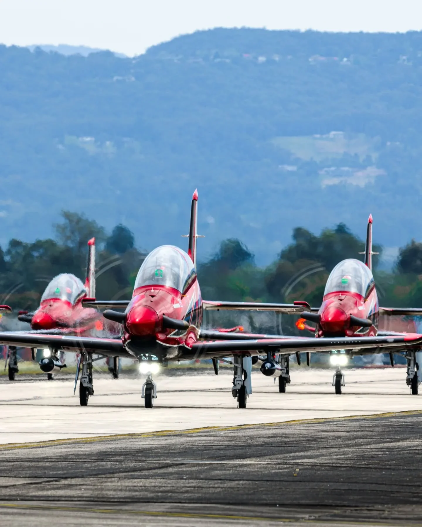 Waiter, waiter! More prop blur please!

.
#ausairforce #nikon #nikonphotography #pilatus #d850 #nikond850 #sigma #sigmaphotography #sigmalens #aviation #pc21 #pilatuspc21 #richmondairshow #richmond #sydney