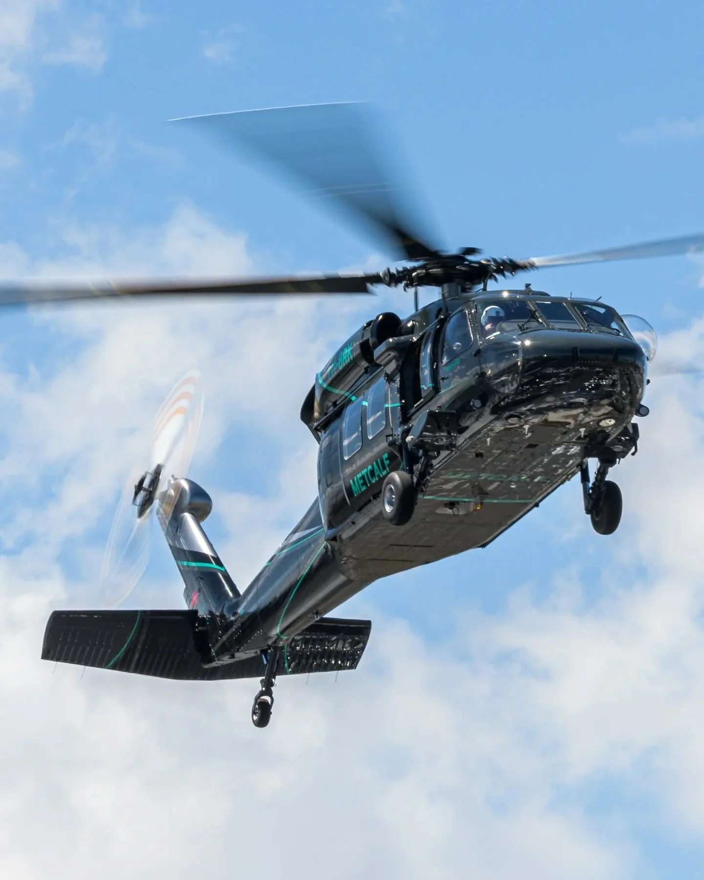 Watch out for Australia's newest Blackhawk. VH-8RK's first flight from Essendon.

.
#blackhawk #aviation #photography #metcalfheliservices #uh60