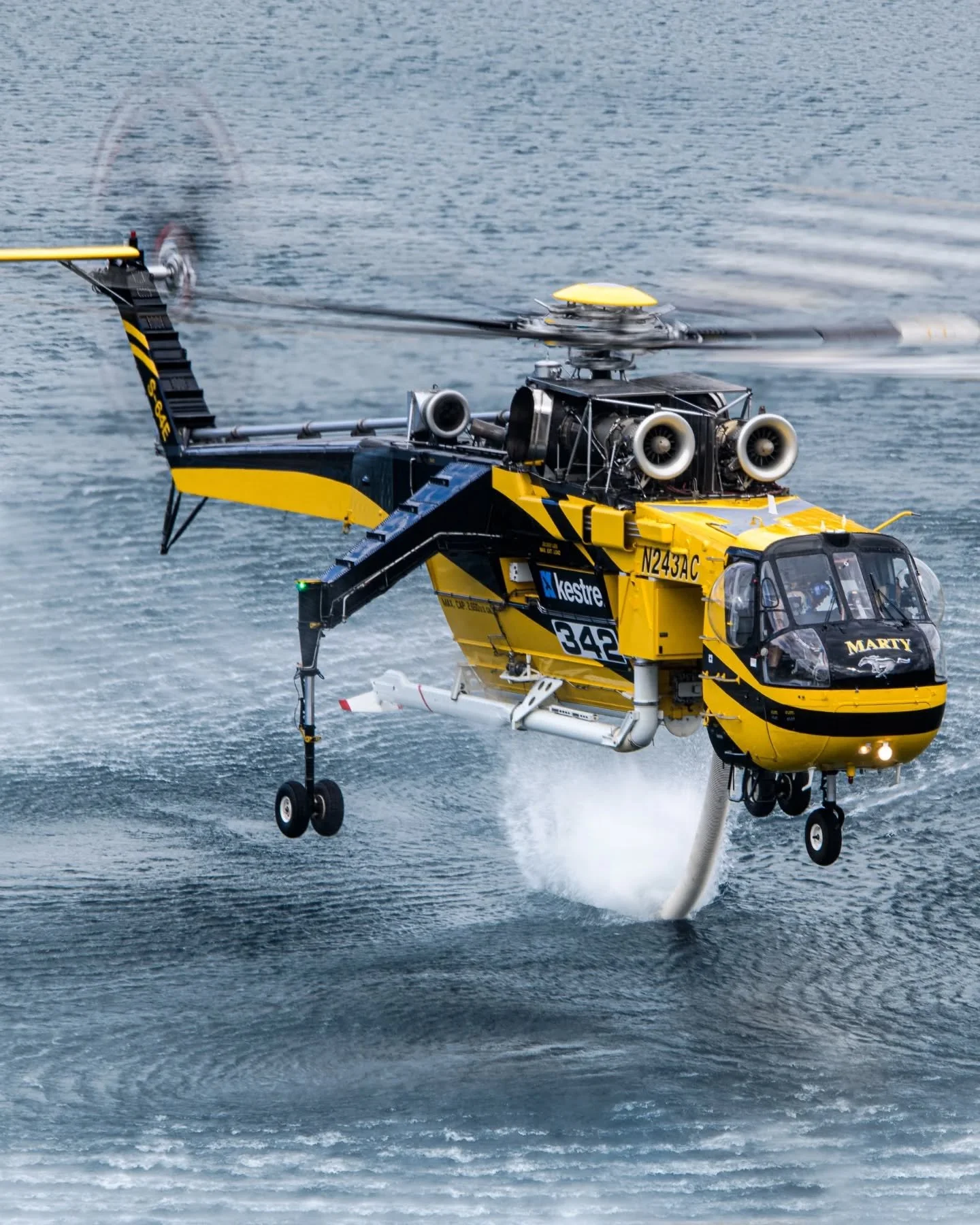 RETURN OF THE SKYC

.
#heliexpress #s64 #skycrane #aviation #photography
