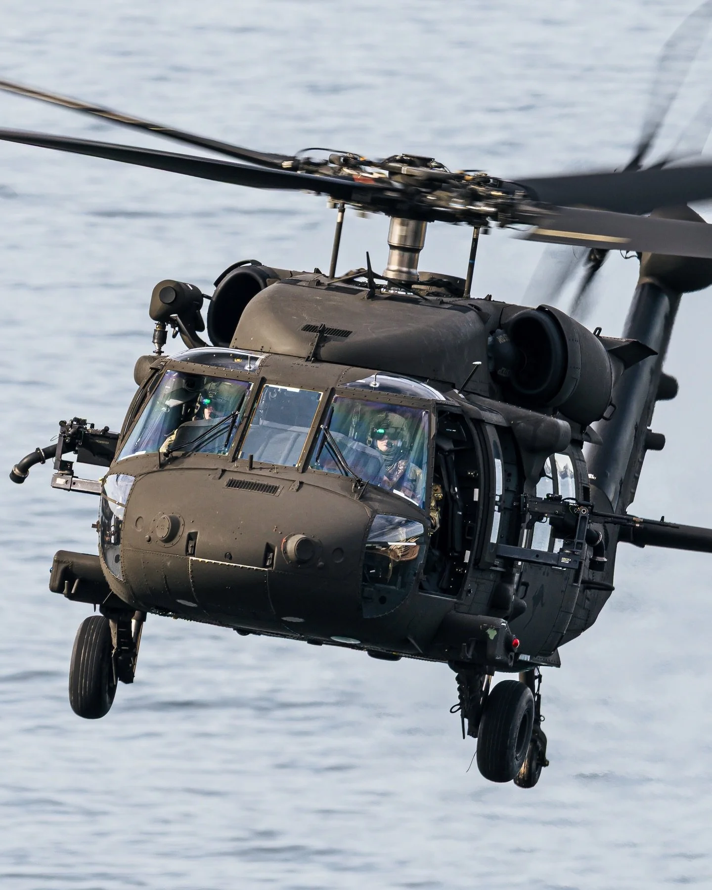 The 6AVN Daily Commuter.

#uh60m
#AAAvn
#military
#army
#photography