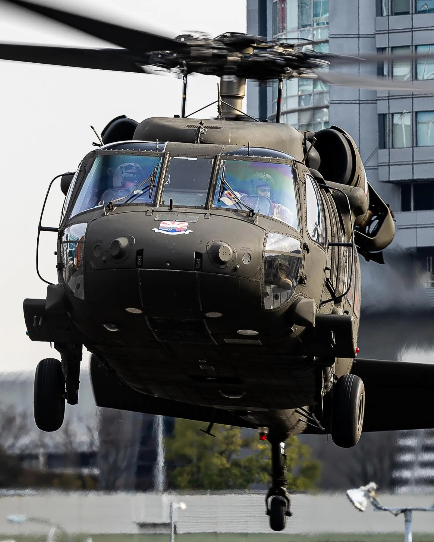 When in Tokyo 🇯🇵

&ldquo;NINJA23&rdquo; dropping into Hardy Barracks to drop off some very important suit wearing men 

#blackhawk 
#army
#japan 
#tokyo 
#helicopter
Ilovemygirlfriend