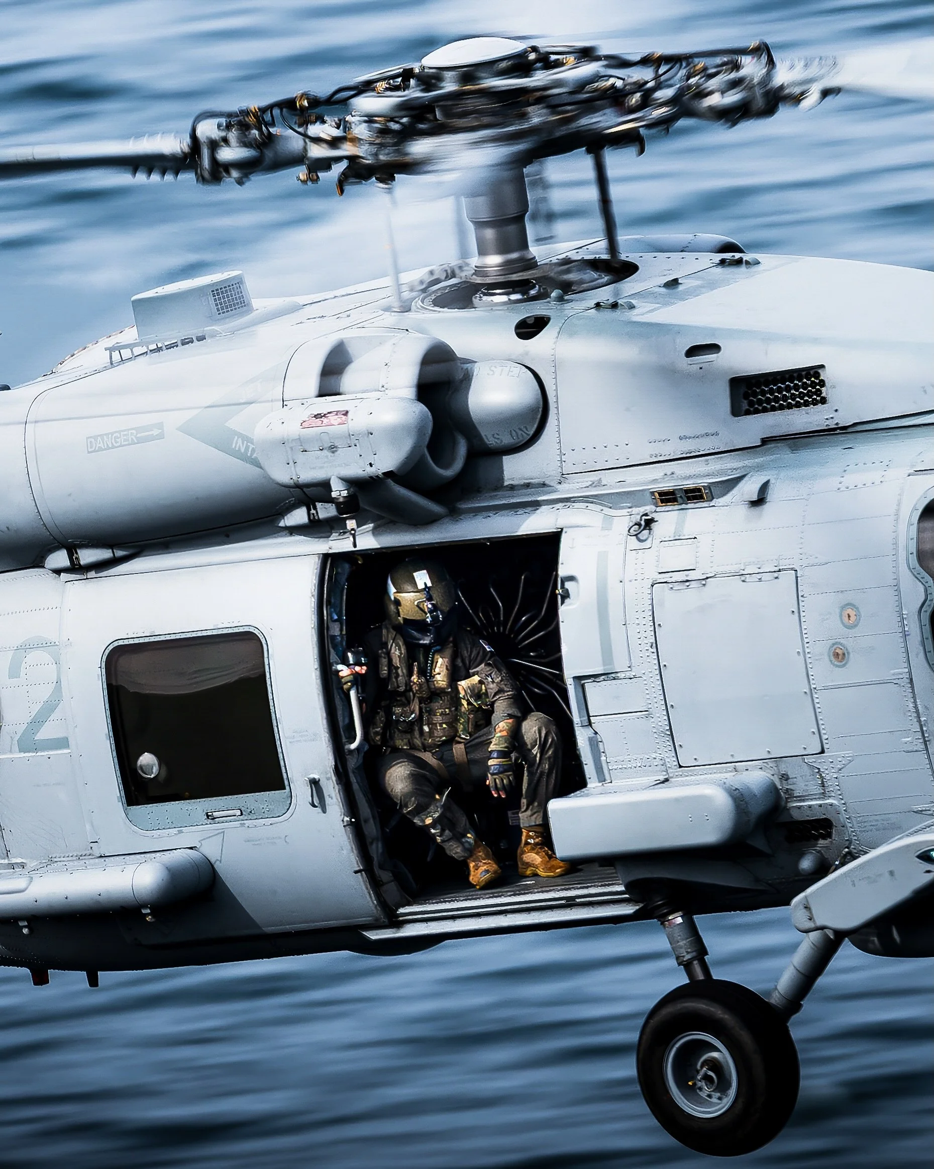 Fortnightly Navy Fanbase Engagement Post.

#flynavy
#mh60r
#seahawk
#aviation
#photography