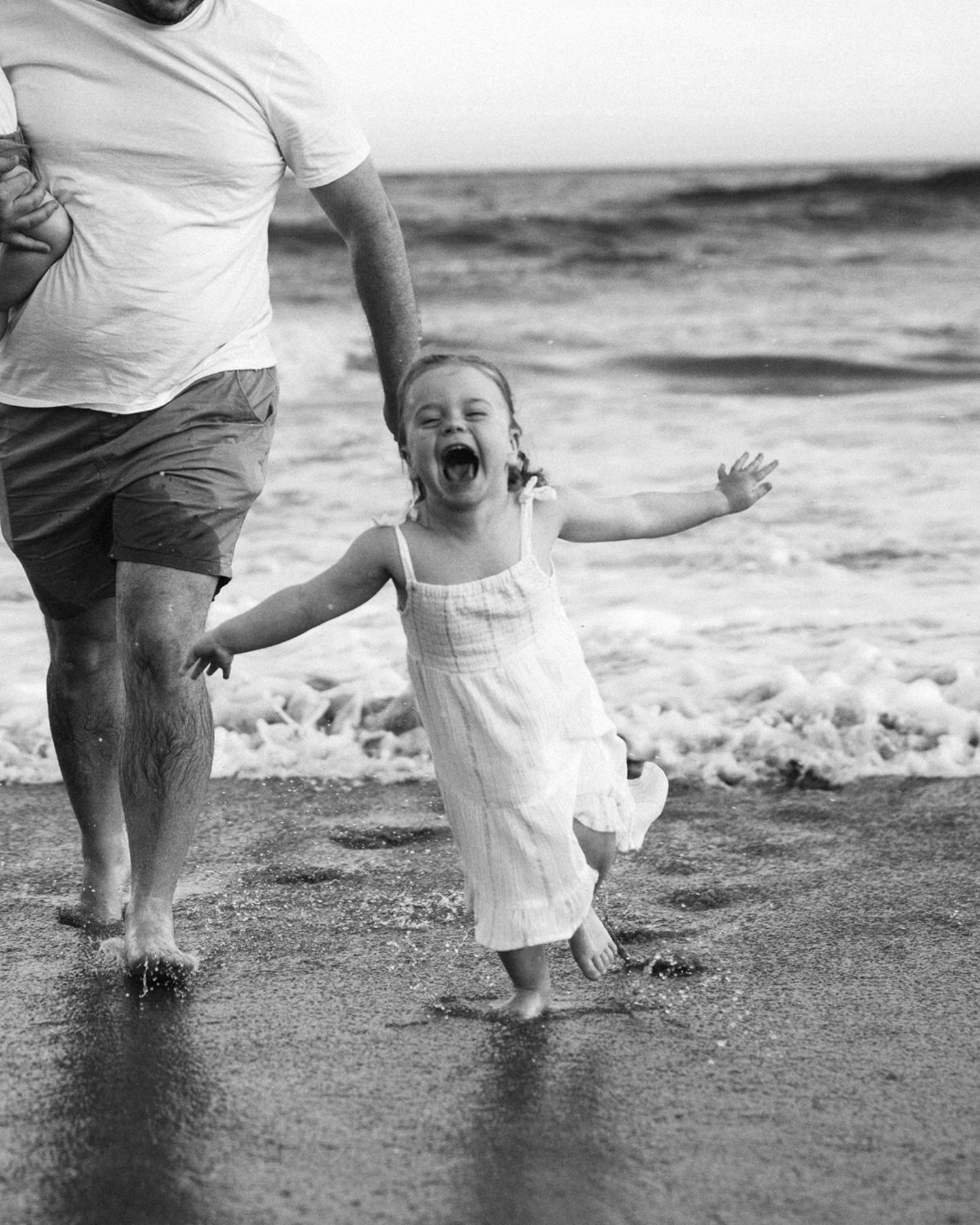 Pure joy. 
Thankful for the people that allow me to capture moments like these. 
Thank you. ☀️ 

Family photography | Family photo session

#familyphotographer 
#lifestylephotographersydney
#lifestylephotography #illawarrafamilyphotographer #familyph