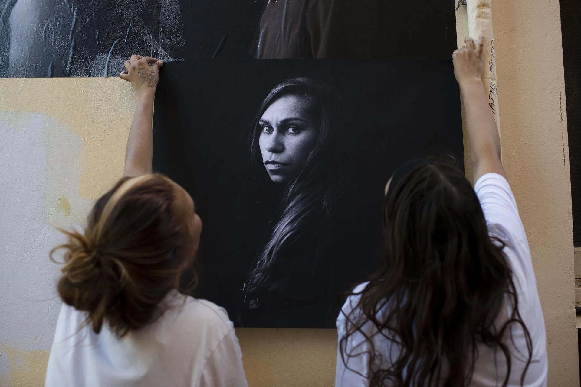  UNHELICA was a Beyond Empathy project created in partnership with the New England Regional Art Museum. It featured portraits by Raphaela Rosella alongside young women’s reflections on beauty, strength and bravery. Thirty paste-ups were exhibited in 