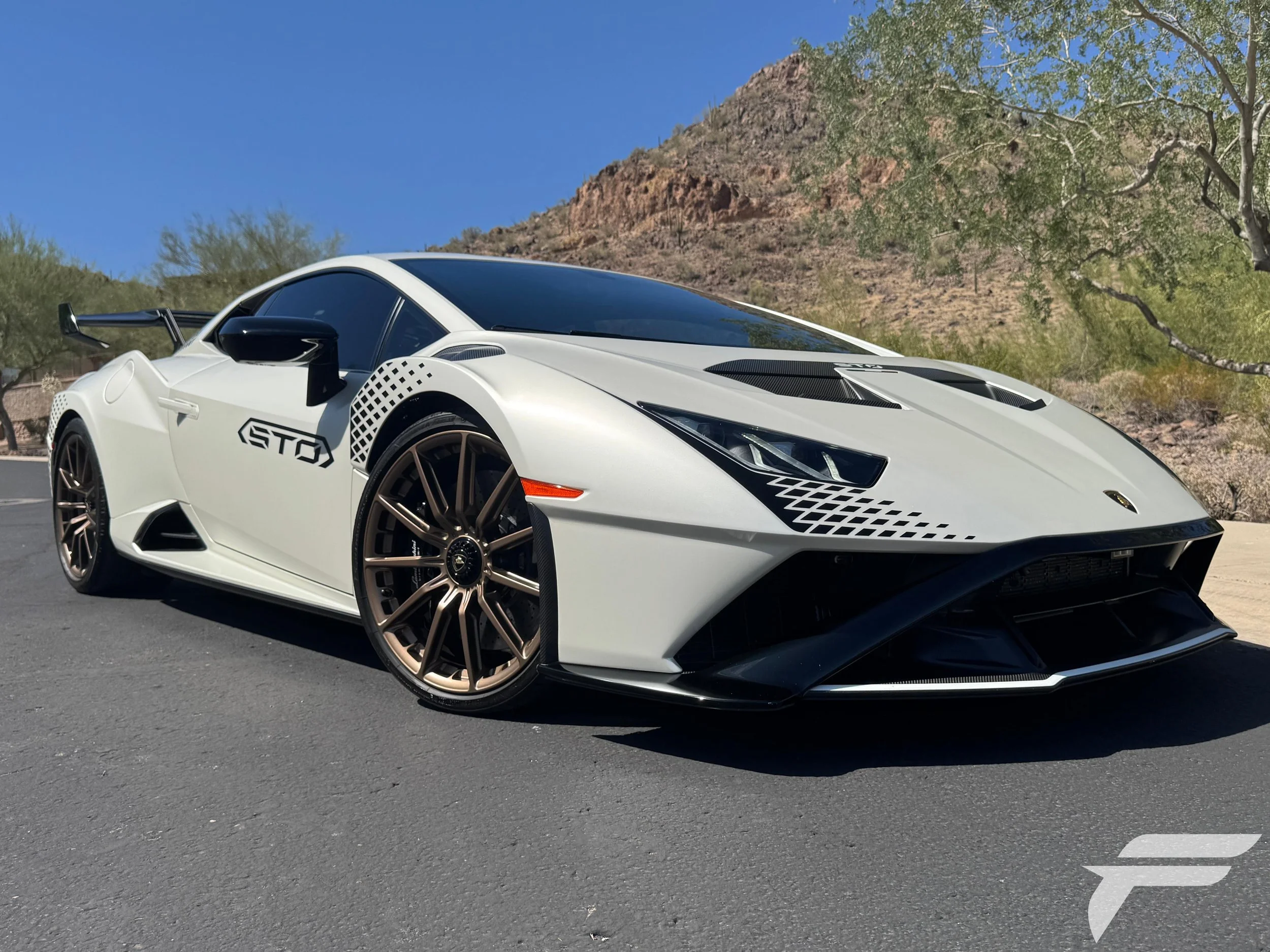 2023 Lamborghini Huracan STO Coupe's photo