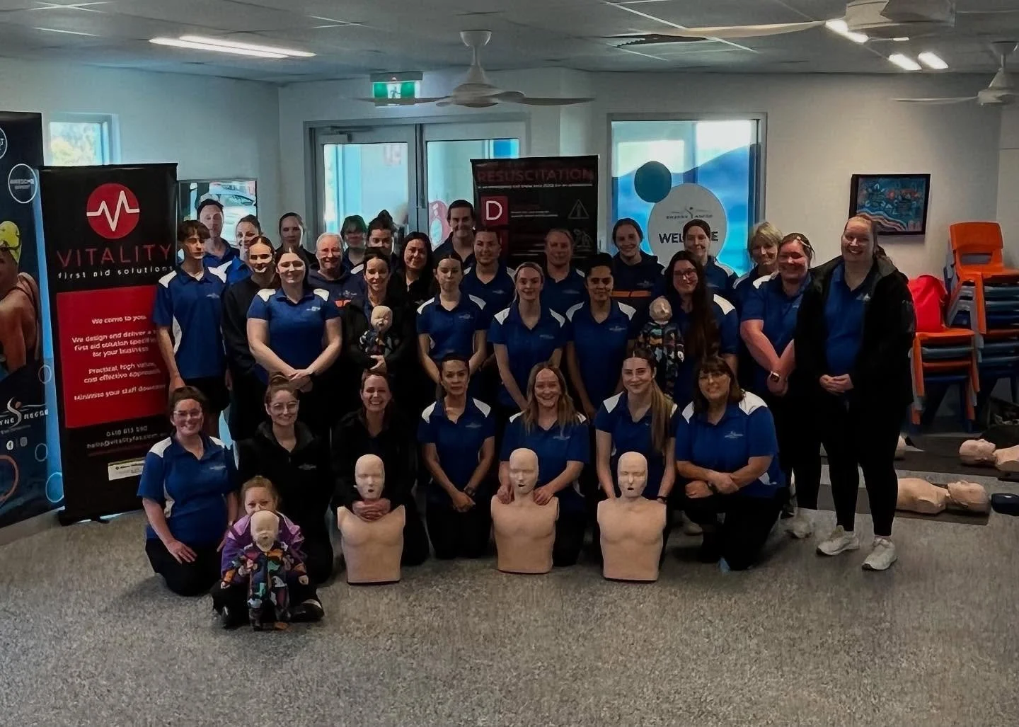 Big team, big energy - and now CPR and First Aid training complete! 

Thank you to @shaynereeseswimming for supporting local to train your amazing group of staff!

Life skills for every body, every business.

🩹🧰🩸

☎ 0418 813 590
www.vitalityfas.co
