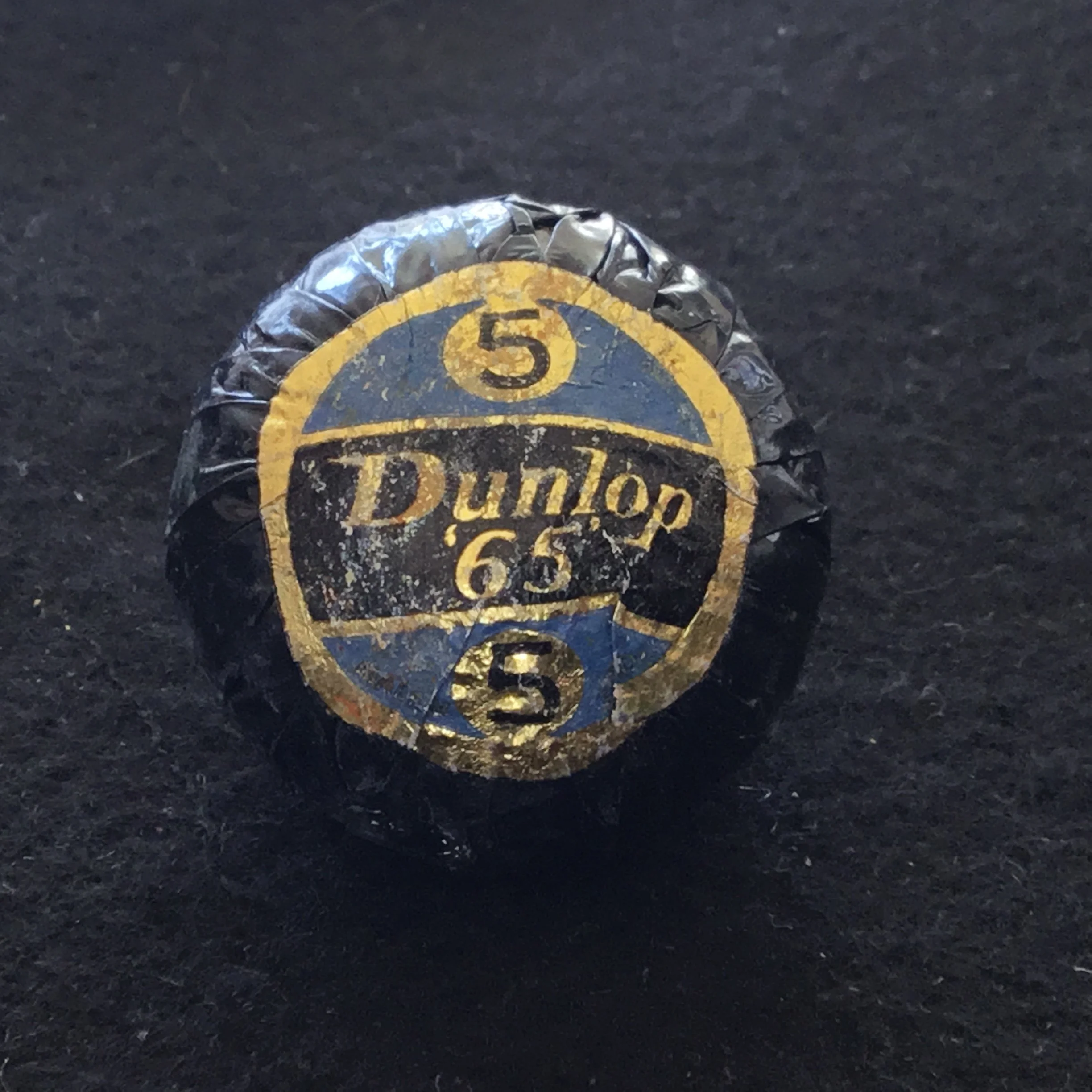 Dunlop 65 wrapped golf ball