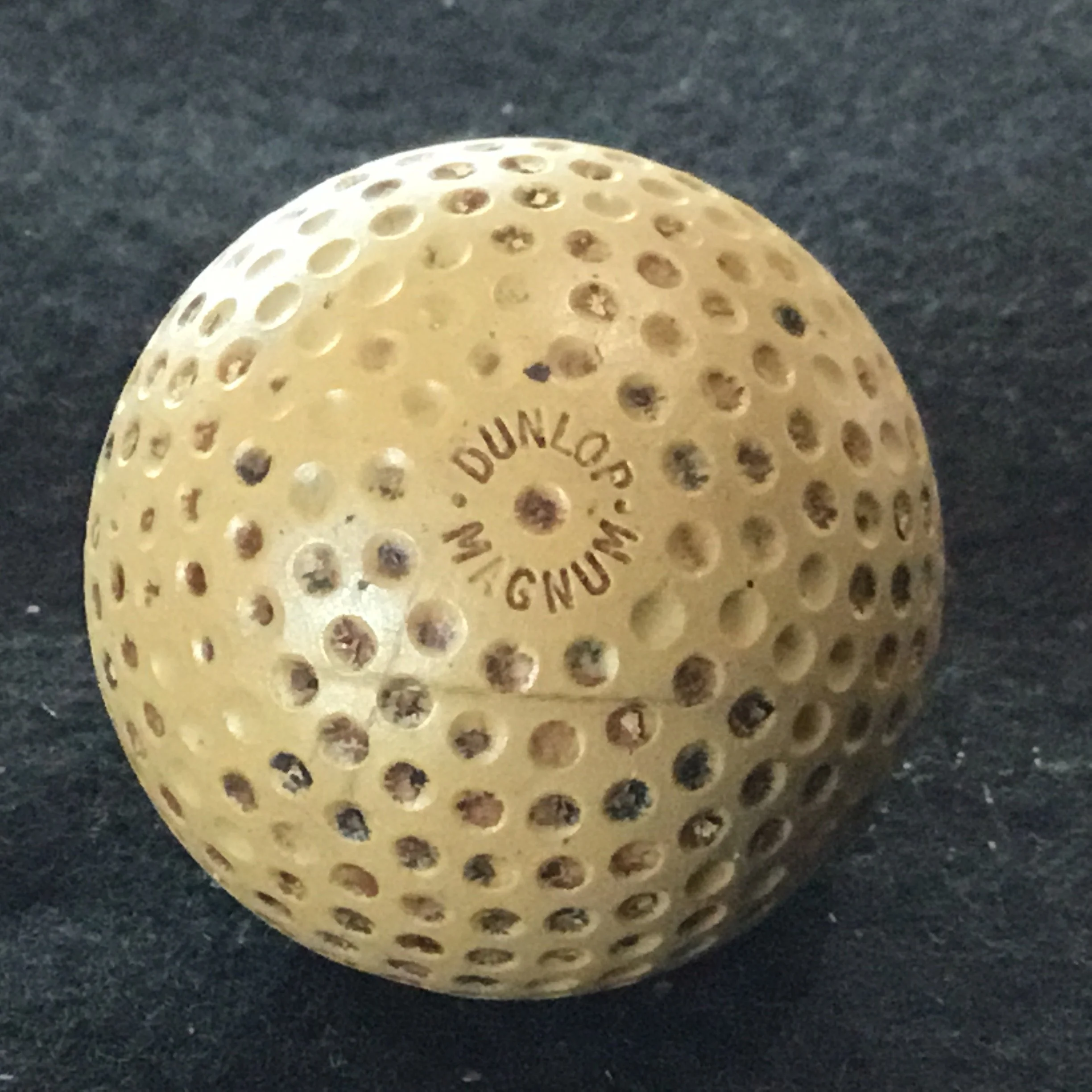 Dunlop Magnum Small Dimple Golf Ball