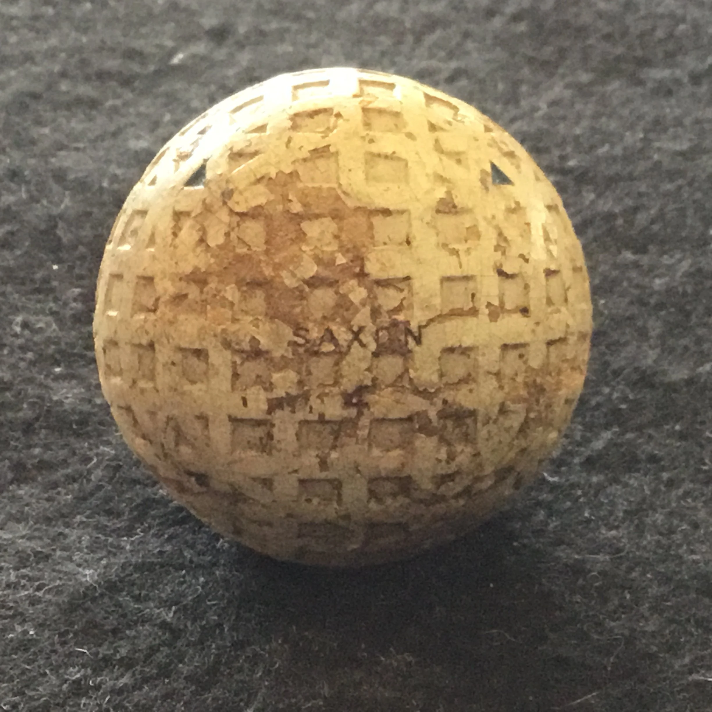 Saxon Square Mesh Gutta Percha Ball