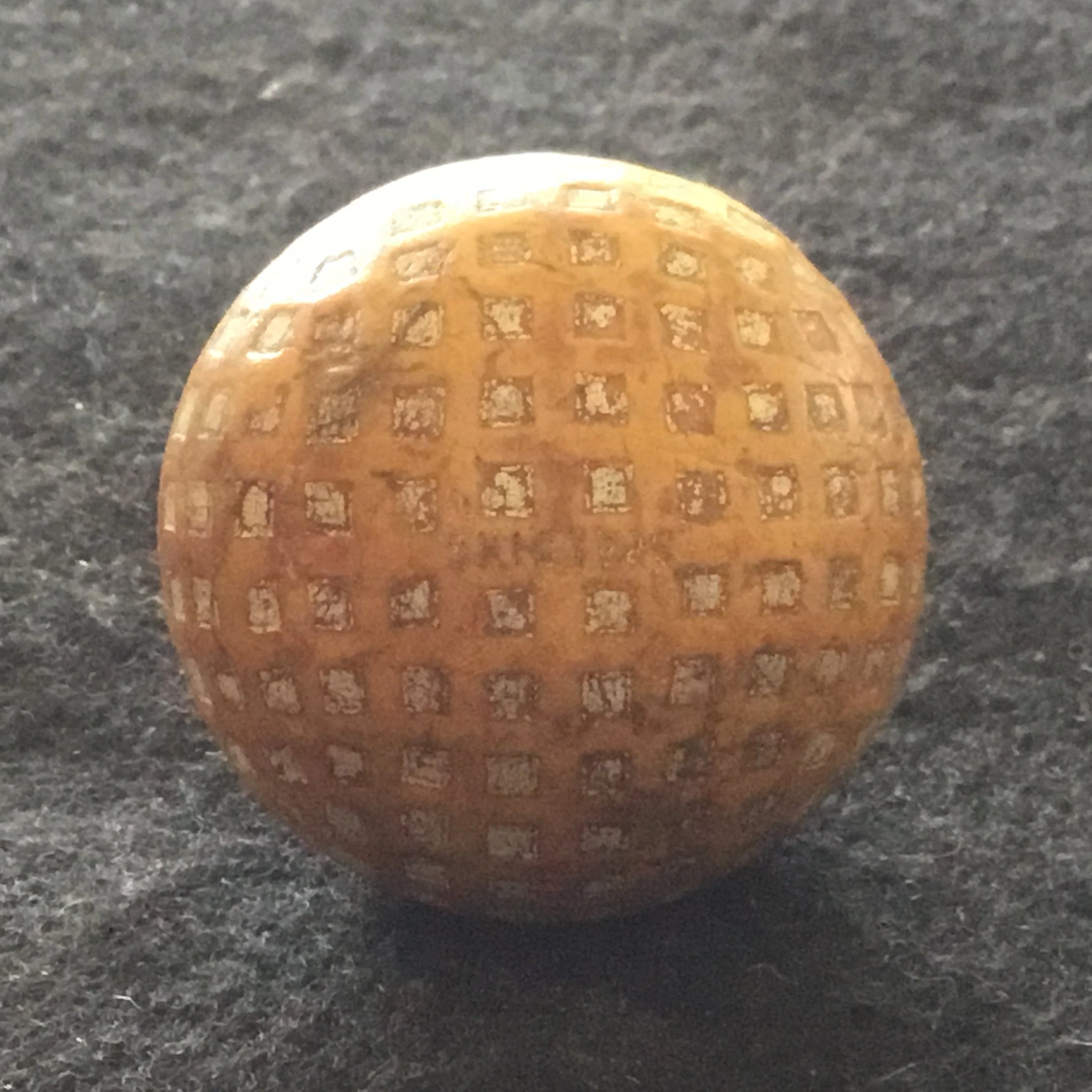 Spalding Kro Flite Square Mesh Gutta Percha ball