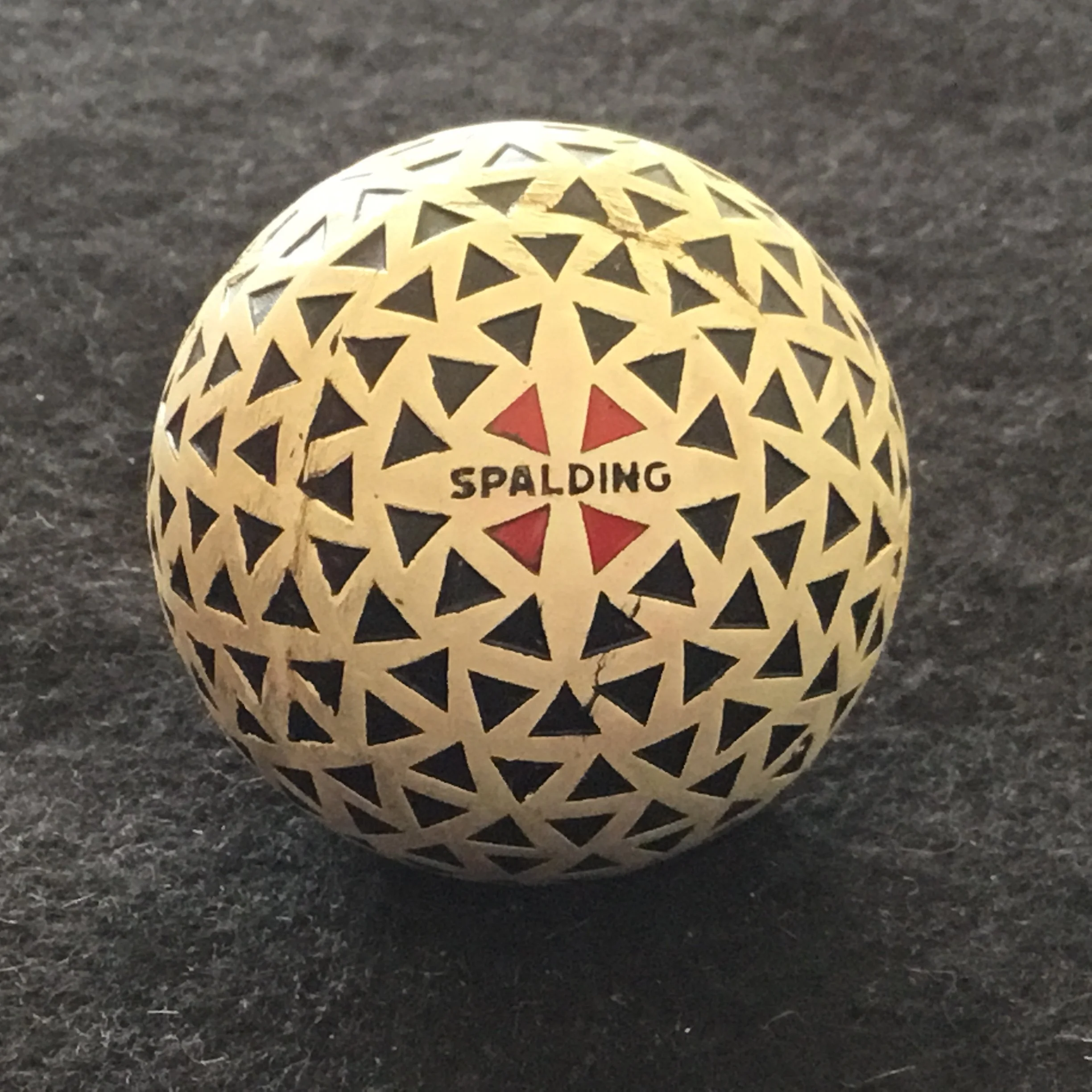 Spalding Diamond Mesh Gutta Percha reconditioned pond ball