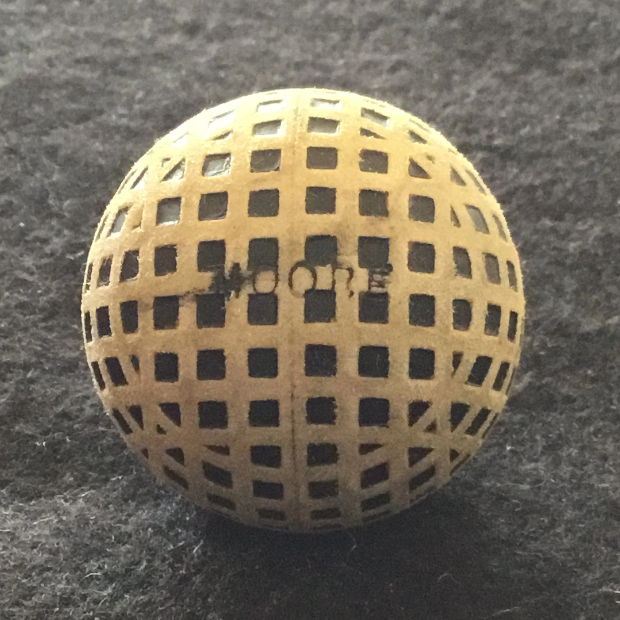 Moore Square Mesh Gutta Percha reconditioned pond ball