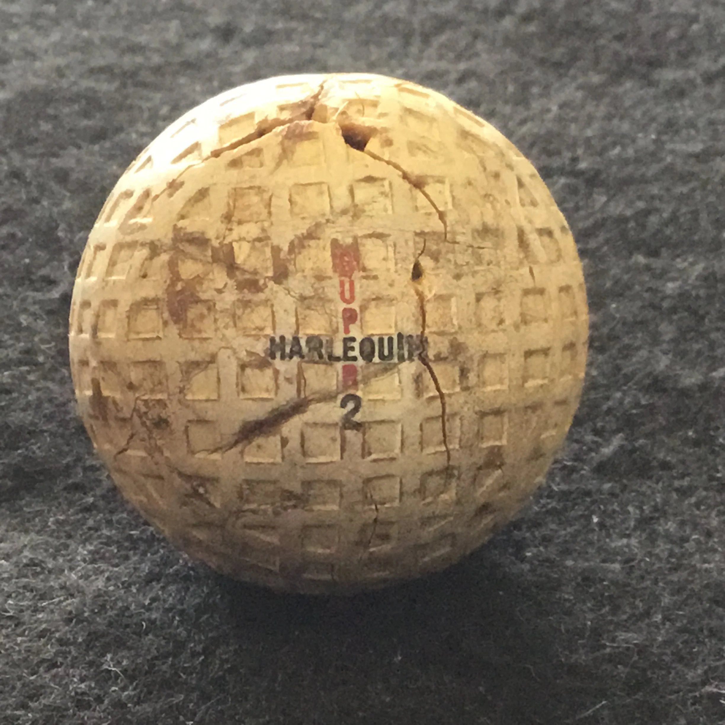 Harlequin Super - England - Square Mesh Gutta Percha Ball