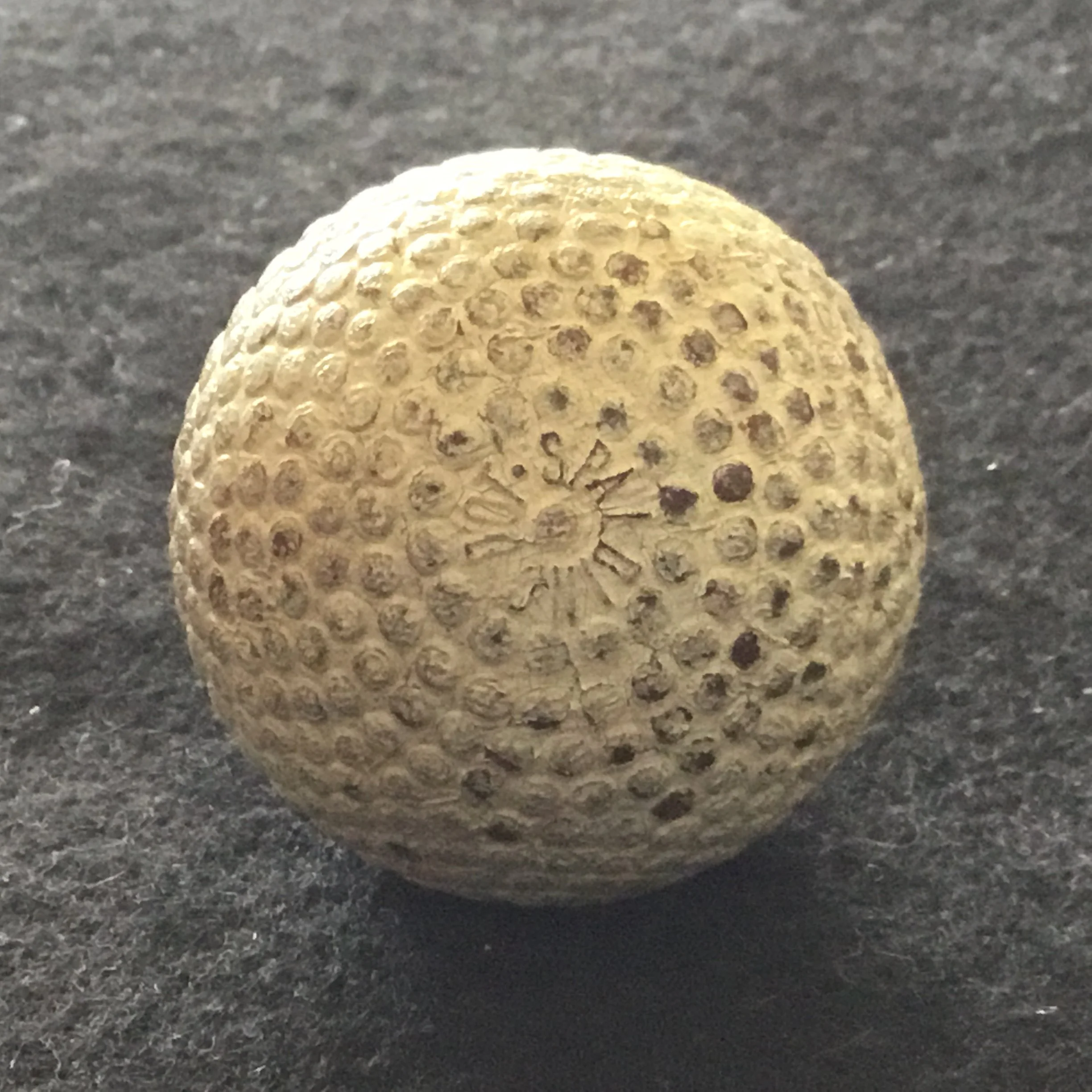 Spalding Dot Bramble Gutta Percha Ball