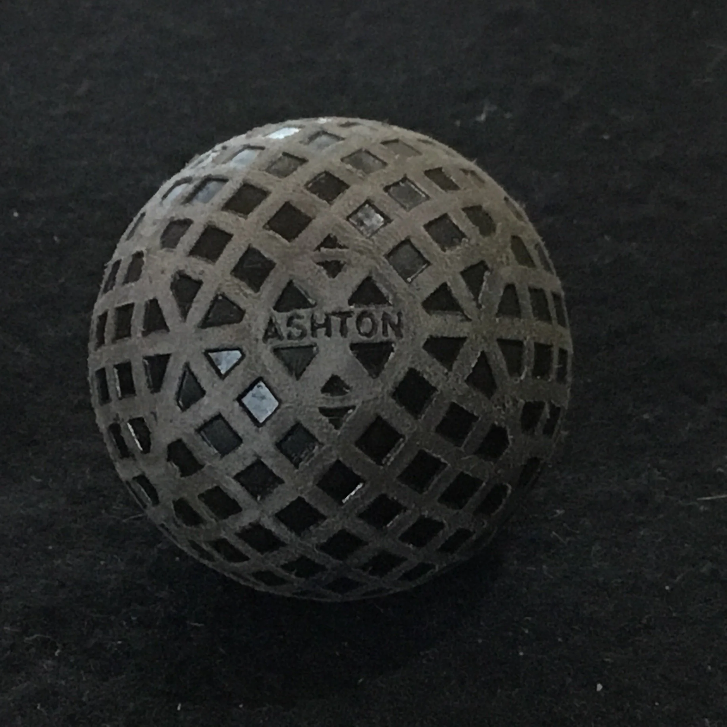 Ashton Square Mesh Gutta Percha reconditioned pond ball