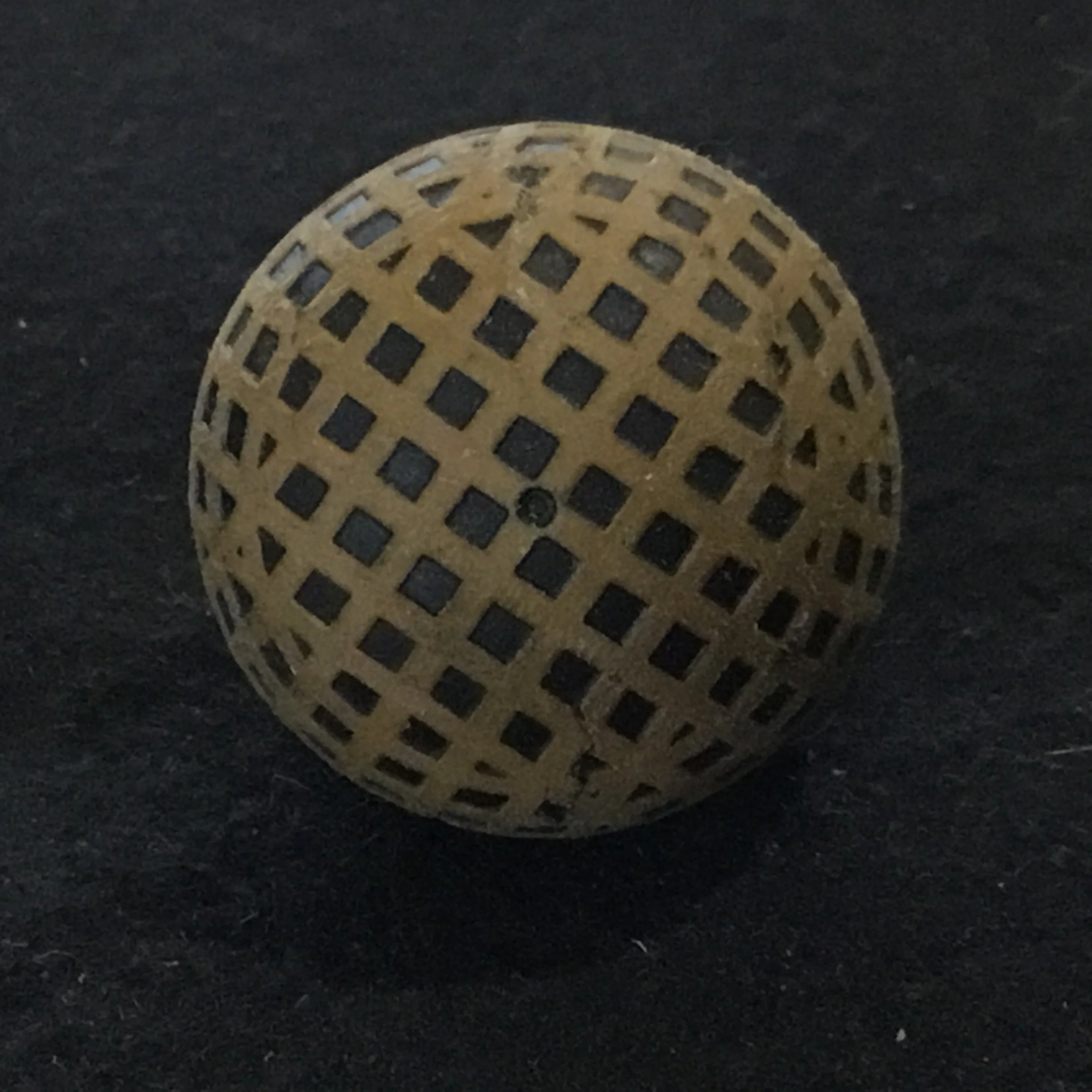 Square Mesh Gutta Percha No Name reconditioned pond ball