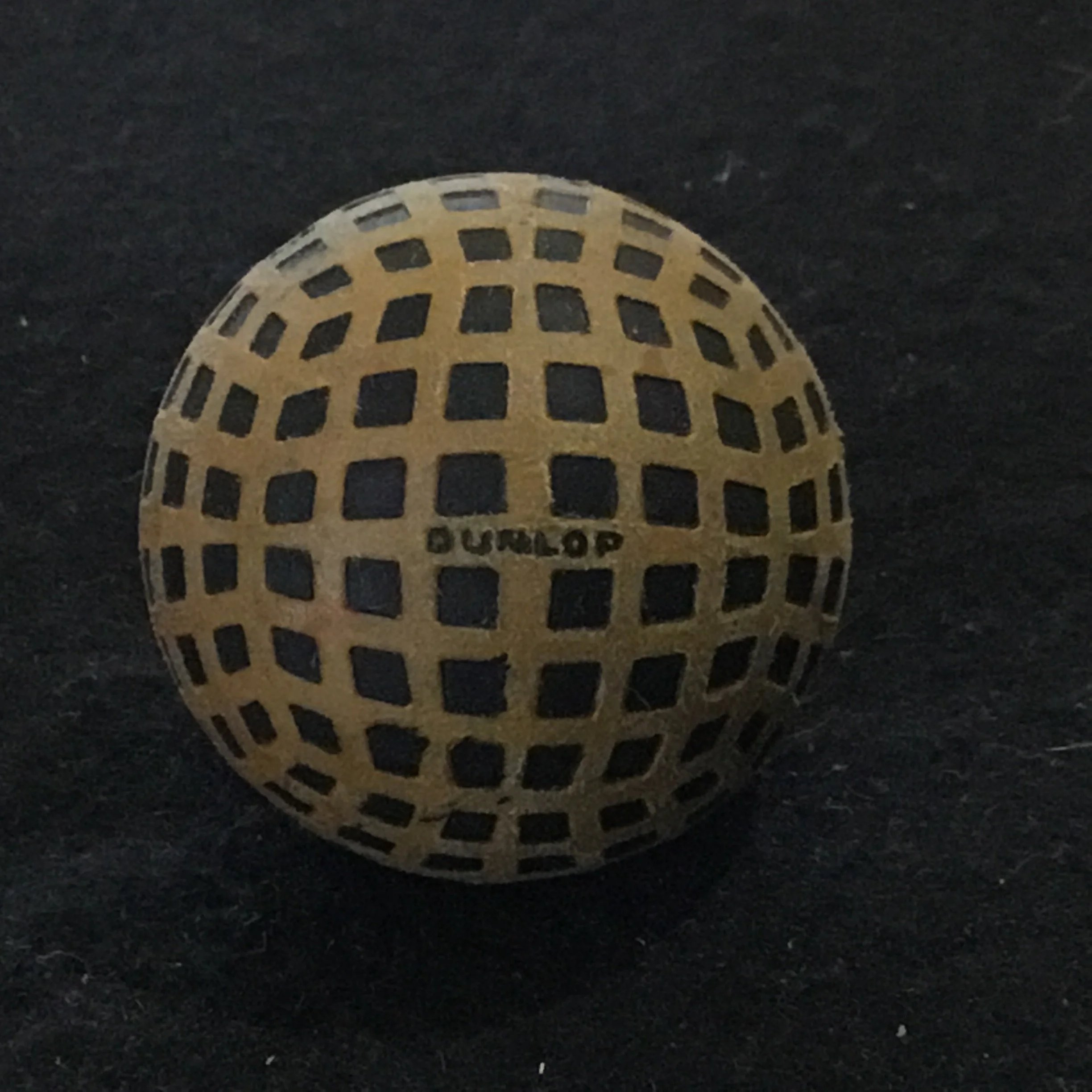 Dunlop Square Mesh Gutta Percha reconditioned pond ball