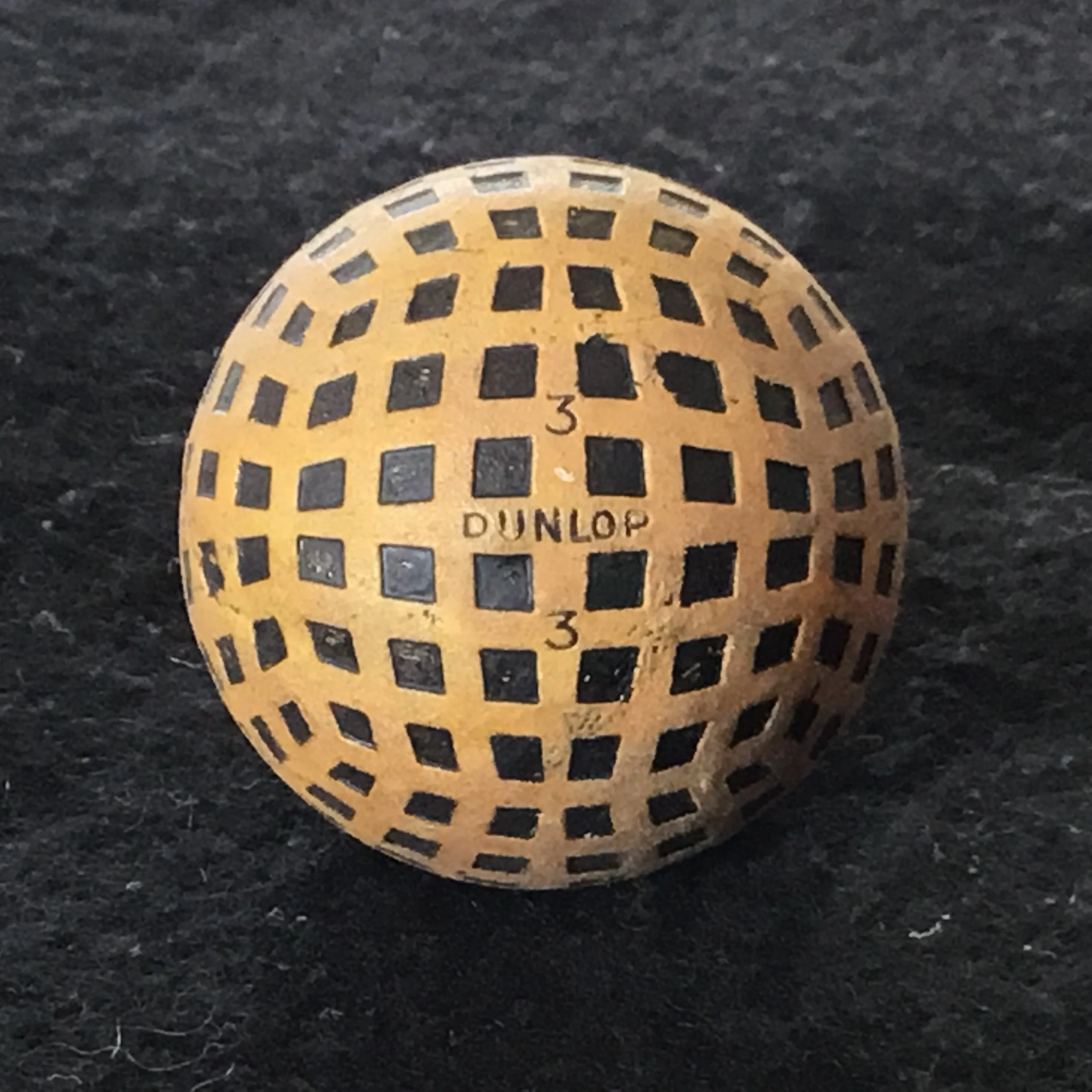 Dunlop - England Square Mesh Gutta Percha reconditioned pond ball