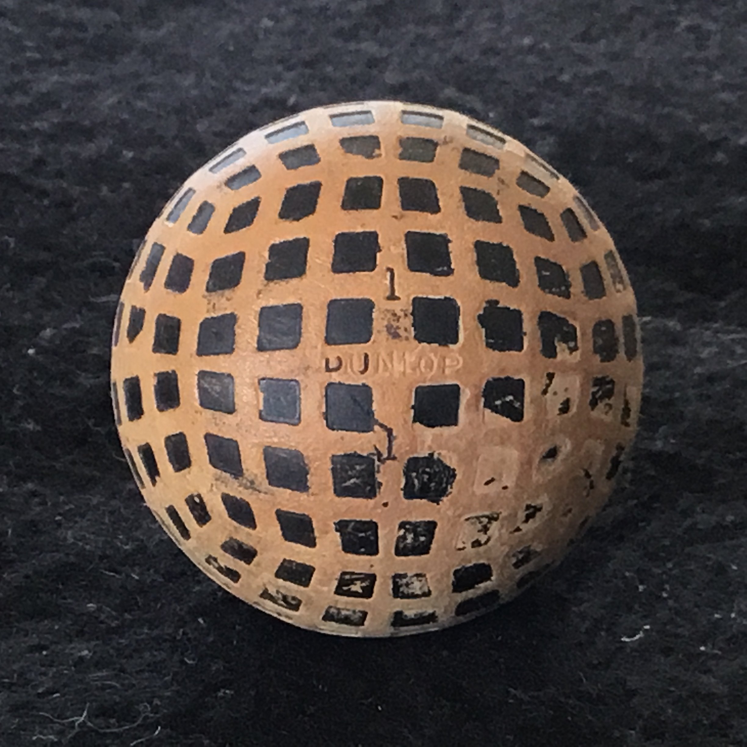 Dunlop - England Square Mesh Gutta Percha reconditioned pond ball