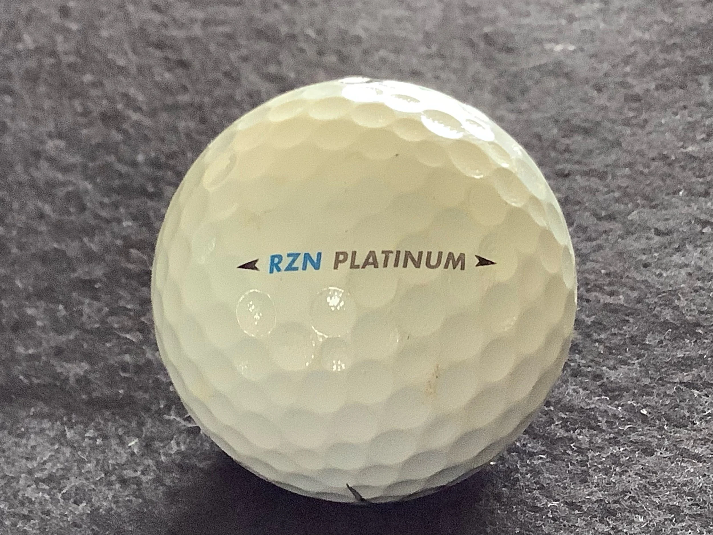 Nike - RZN Platinum
