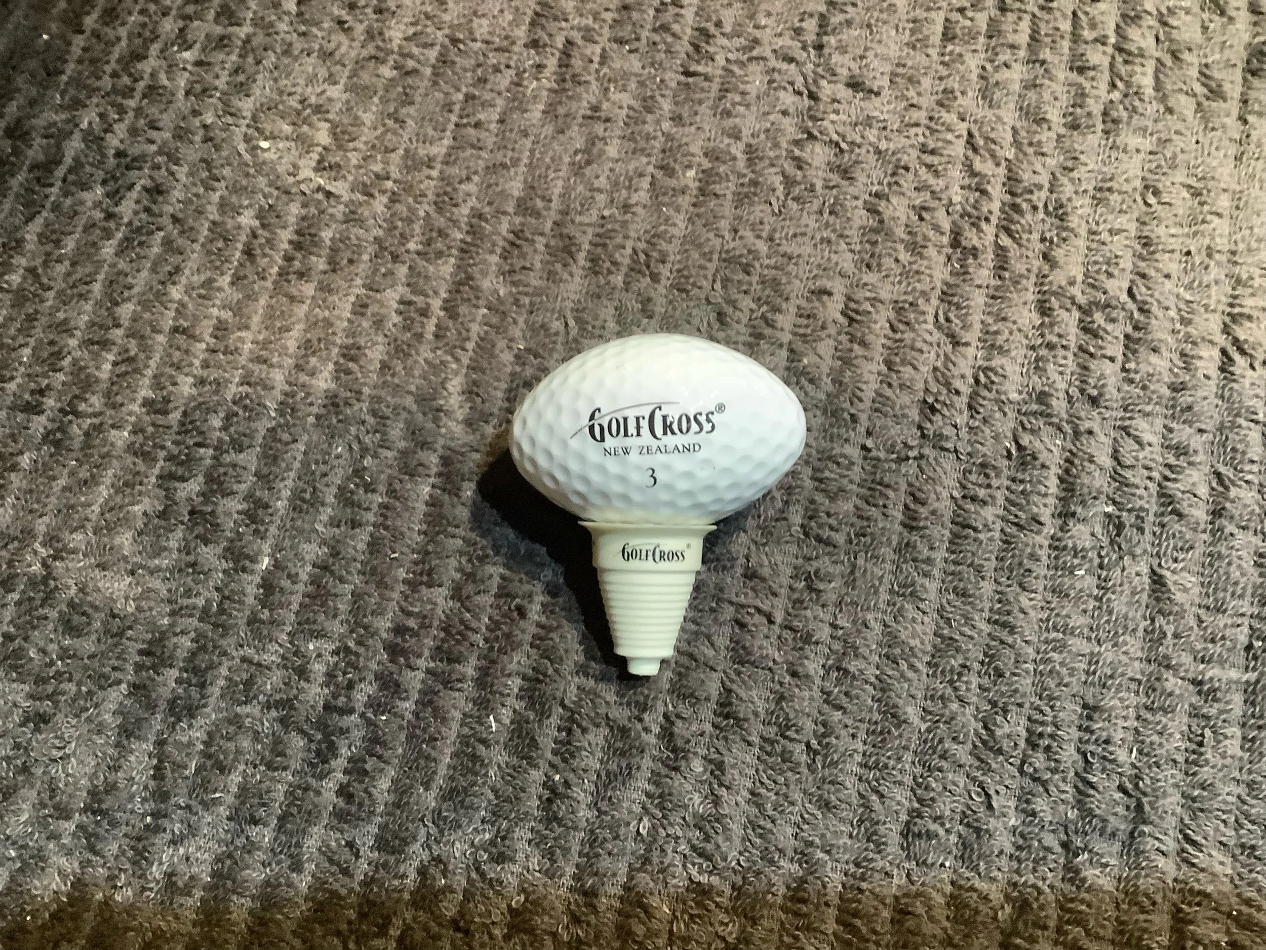 New Zealand Golf Cross Tee and Ball