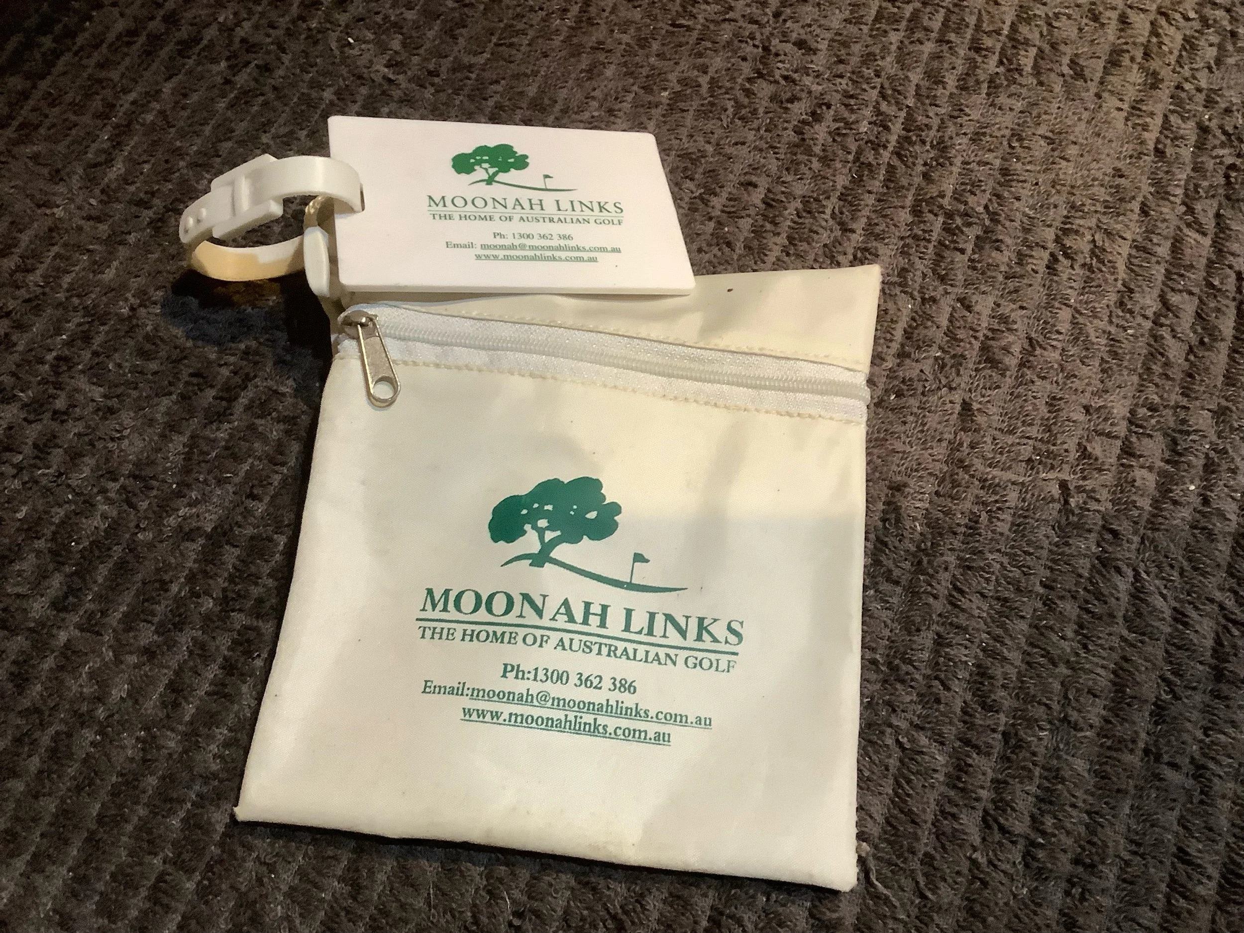 Moonah Links Bag Tag and Ball Bag