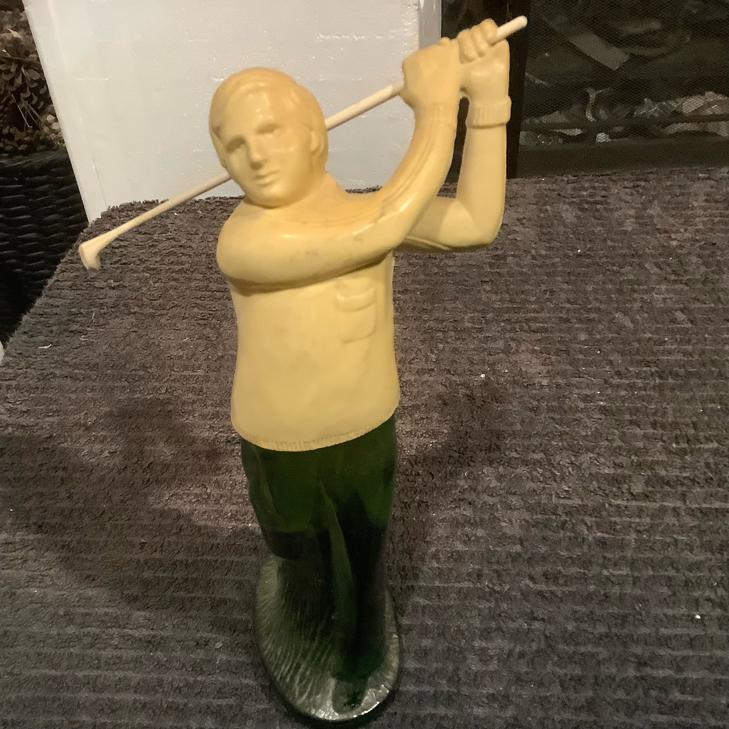 Avon Perfect Drive Deep Woods After Shave Golfer Shaped Container Unopened 