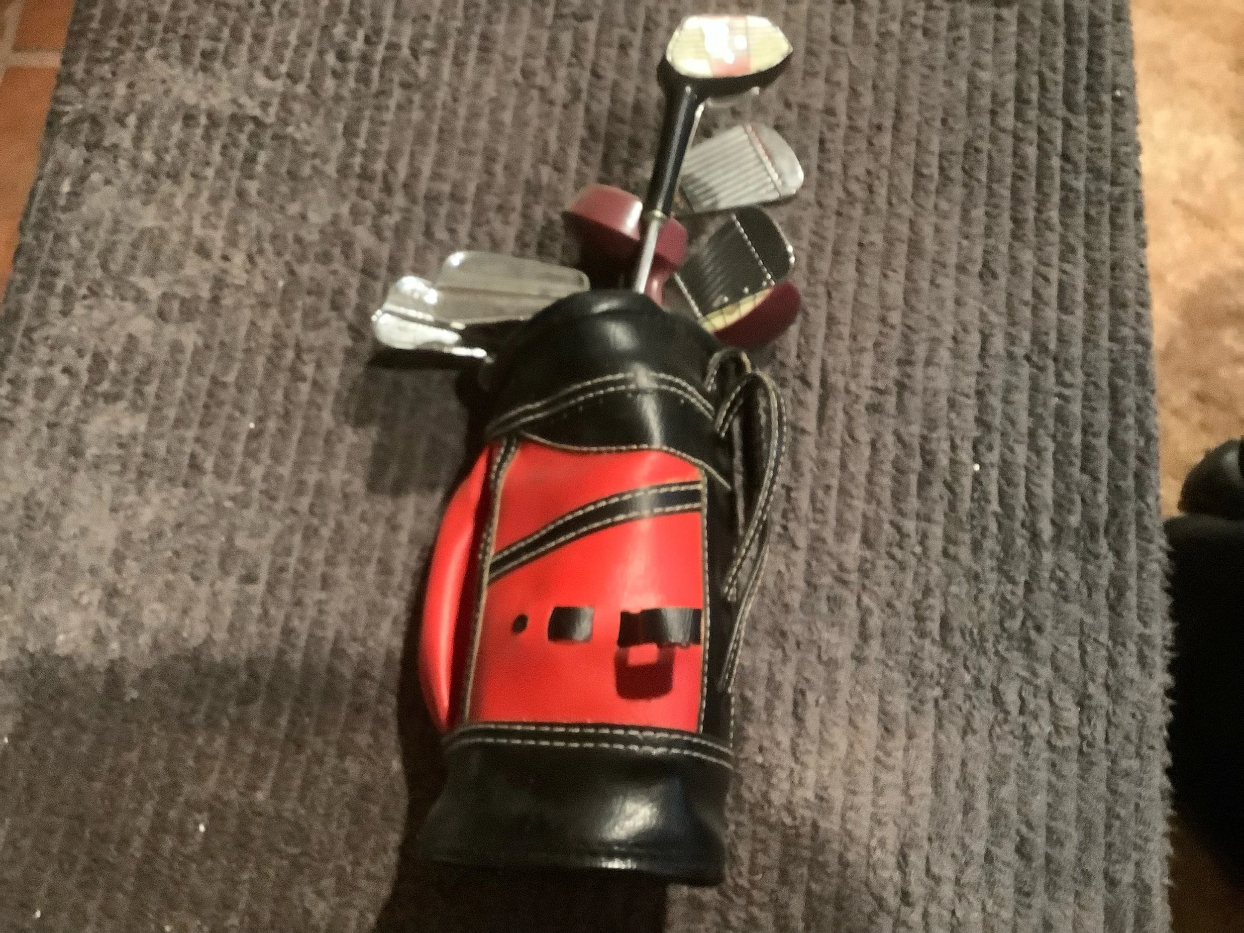 Miniature Golf Bag and Bar Set