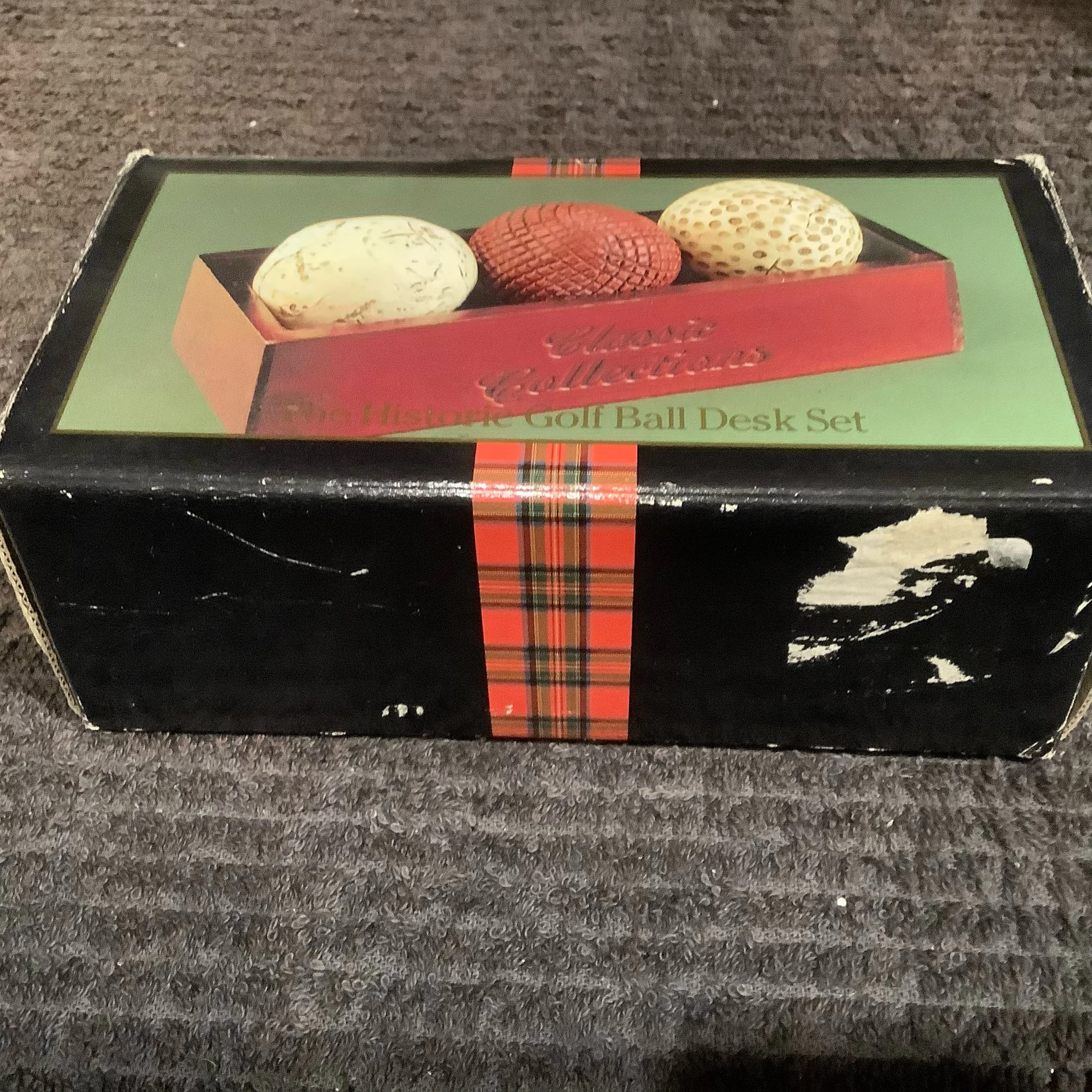The Historic Golf Ball Desk Set