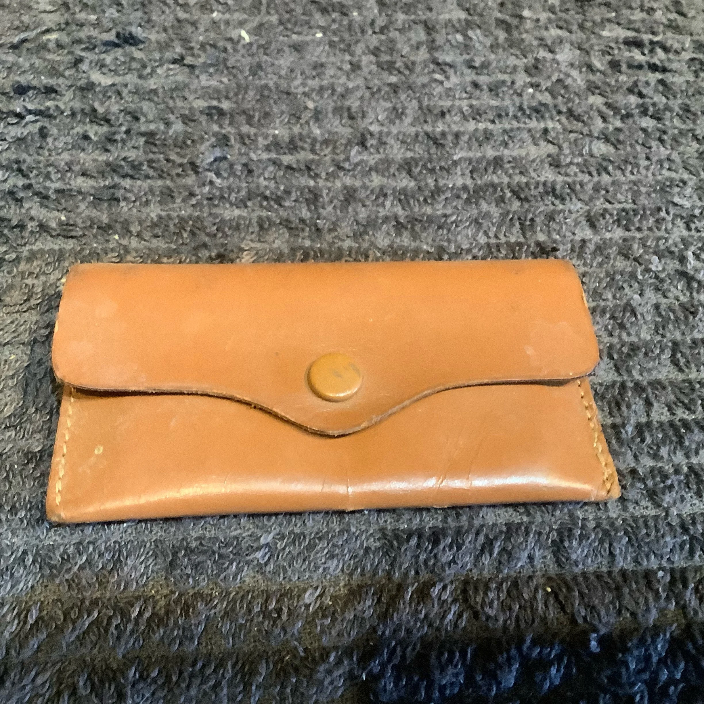 Antique 6 Tee Wallet