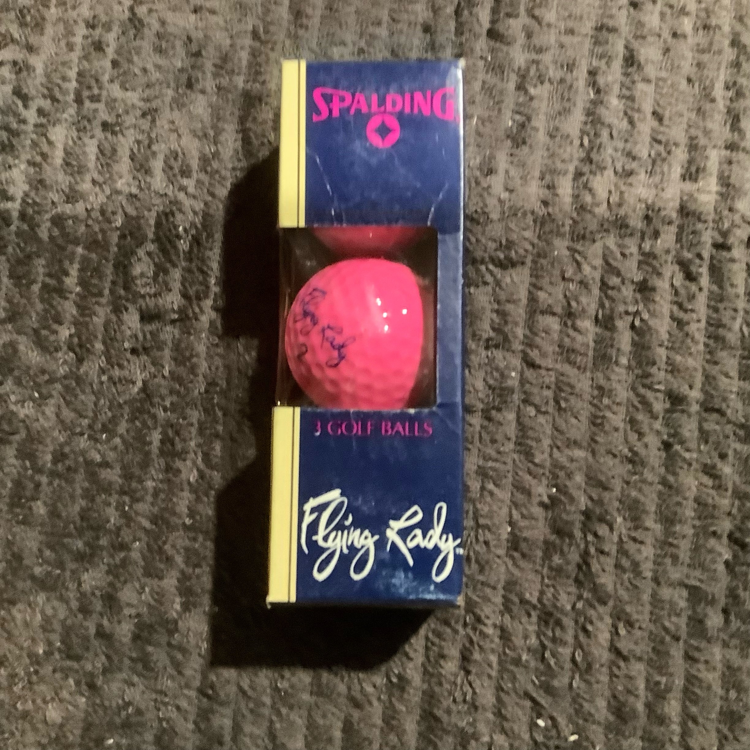 Spalding Flying Lady Sleeve of Three Balls