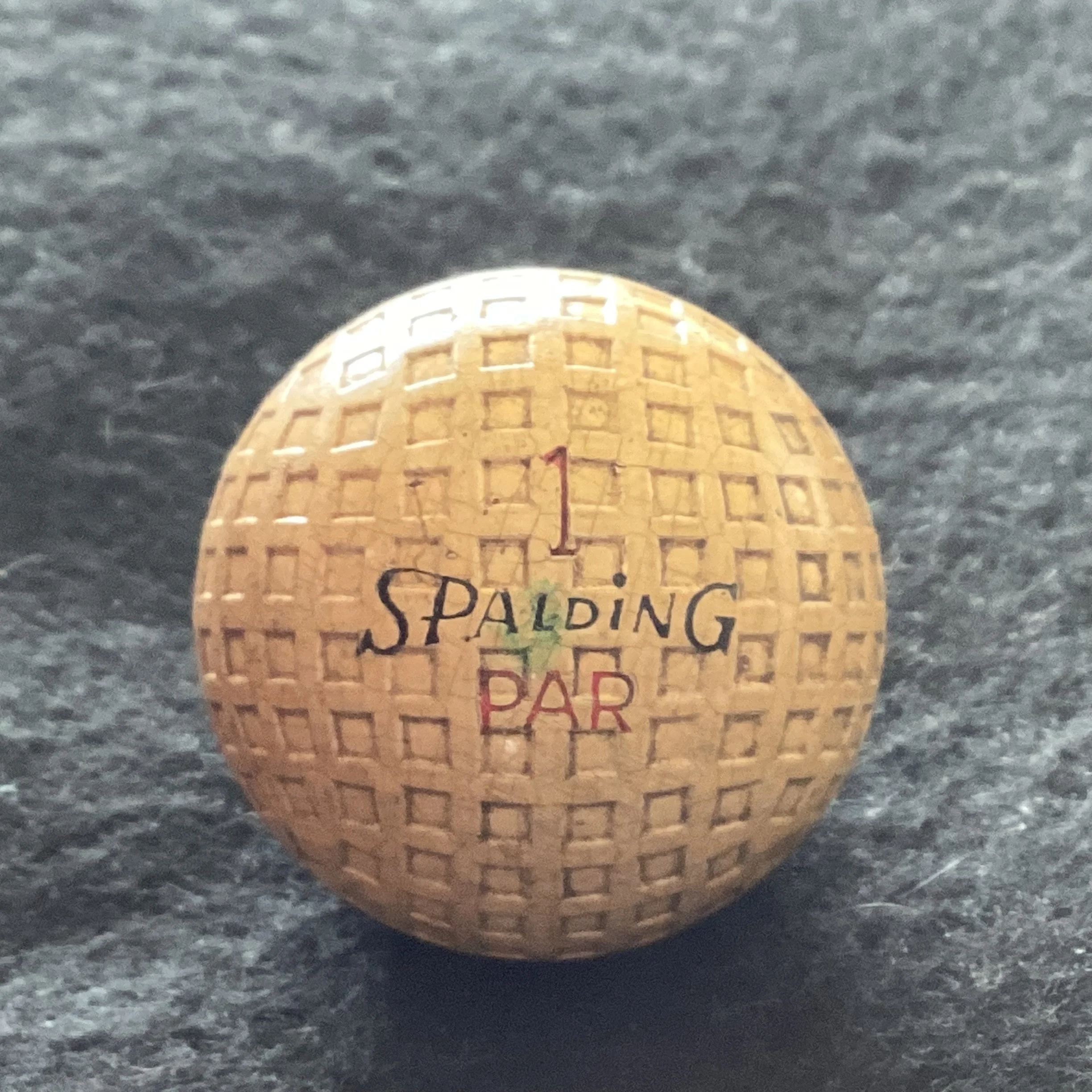 Spalding Par Square Mesh Ball