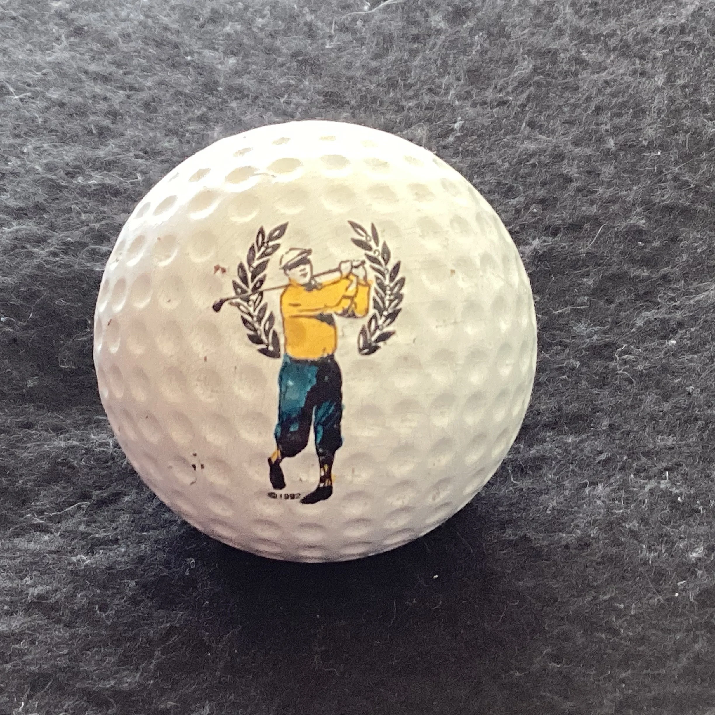 Golf - logoball out of Vintage Portable Travel Golf Putter Set (no brand name)