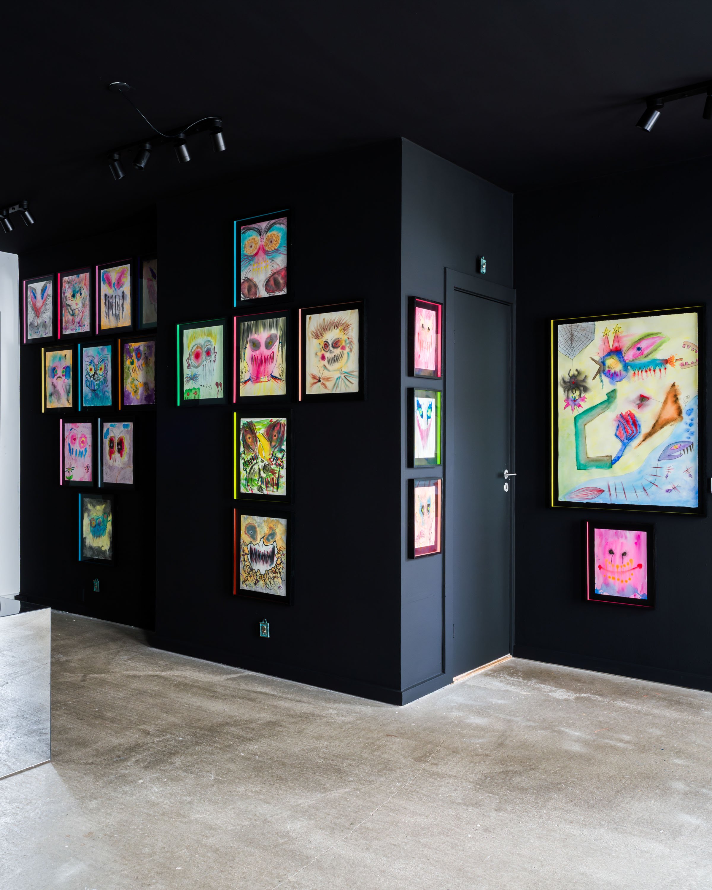 NUK Akrylla udstillingsfotos-beskaaret-02.jpg