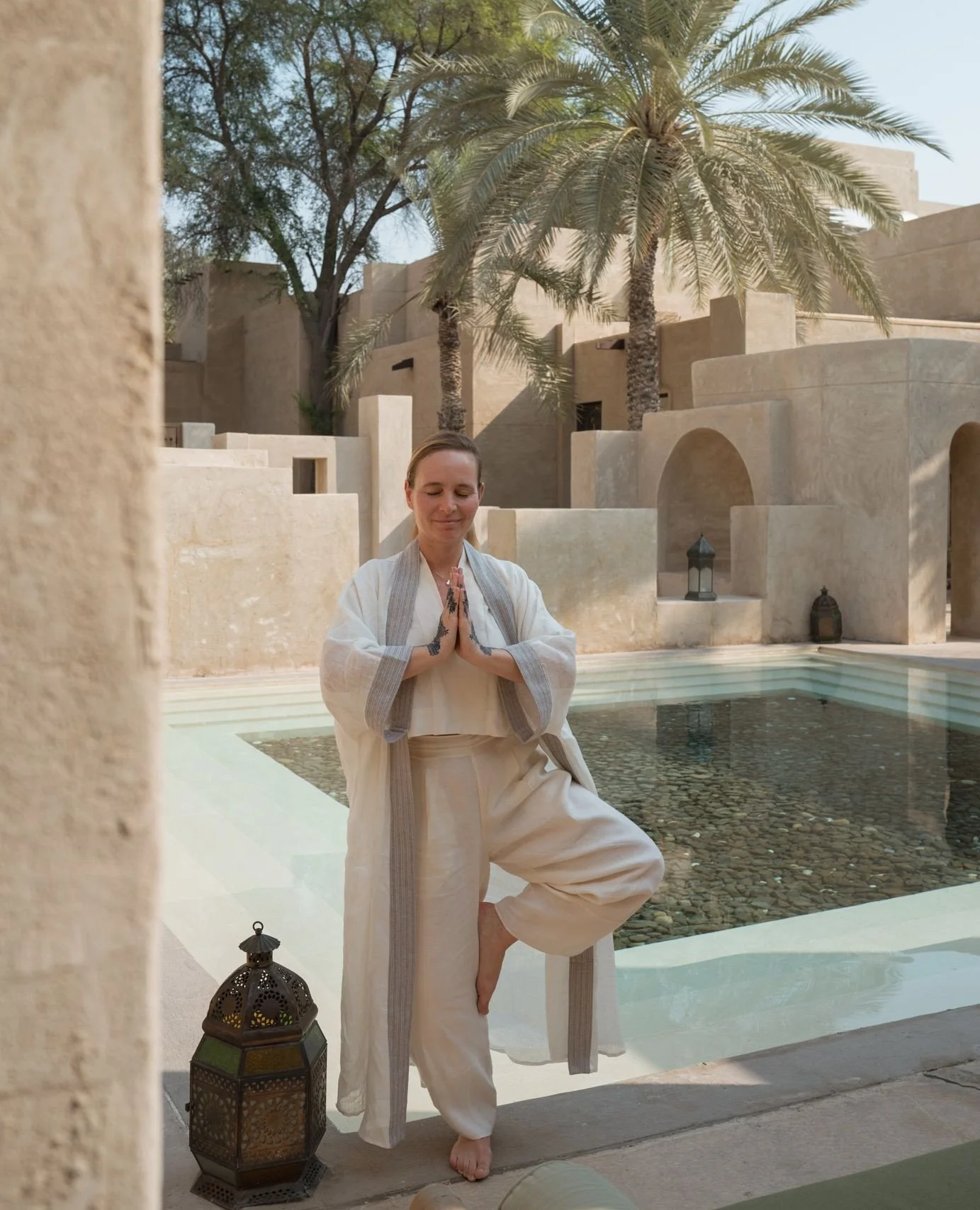 Between Dubai and Abu Dhabi, I found this quiet gem @babalshams.⁠
⁠
Surrounded by dunes and silence, it&rsquo;s one of those rare places where your whole system slows down naturally.⁠
⁠
The kind of stillness that clears your mind without effort.⁠
The