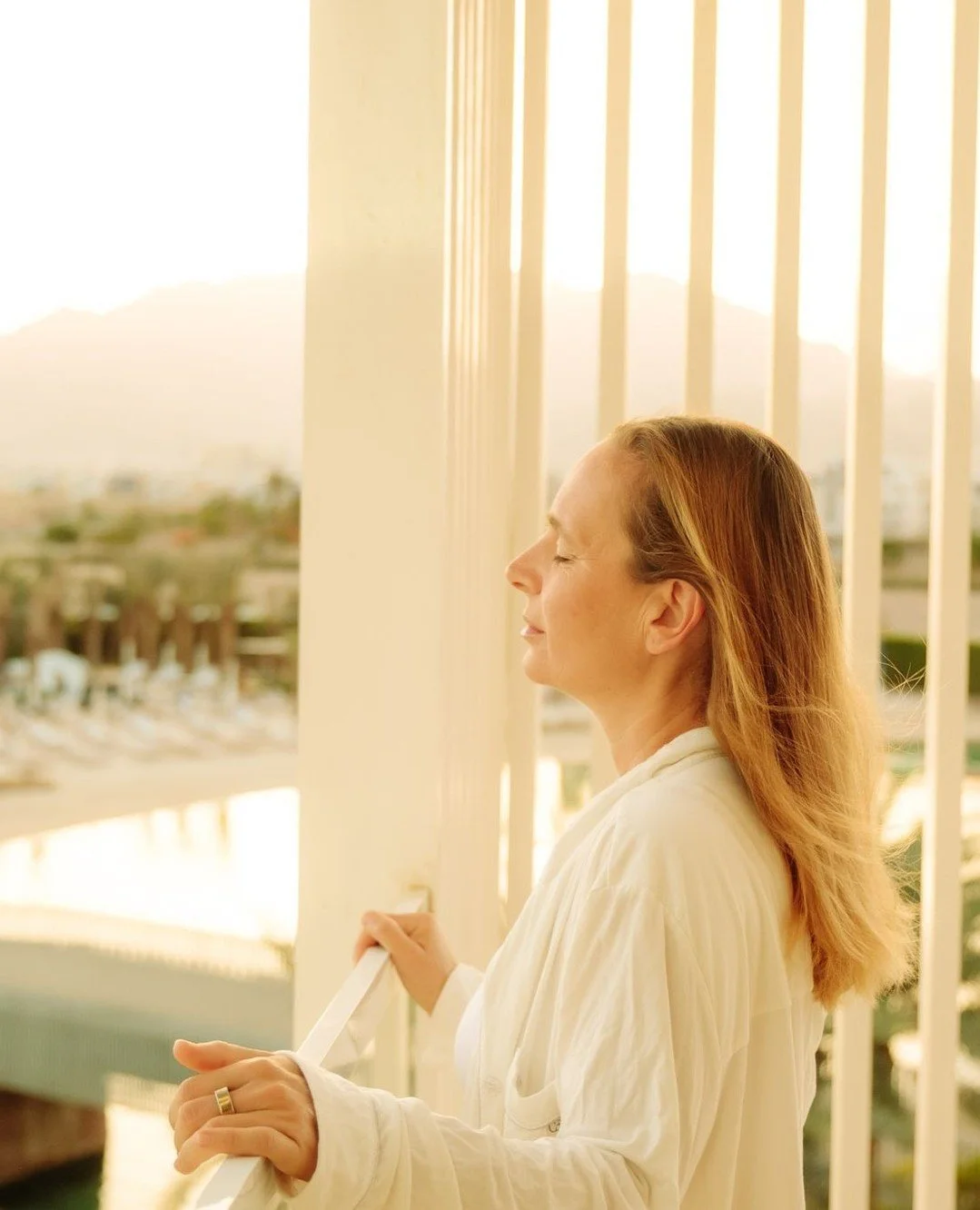 Black Friday is everywhere.⁠
⁠
The dopamine hits, the rush of &ldquo;add to cart,&rdquo; the illusion of control: it&rsquo;s all part of how our brain tries to cope when something deeper feels off.⁠
⁠
Shopping, scrolling, overeating, overworking: the