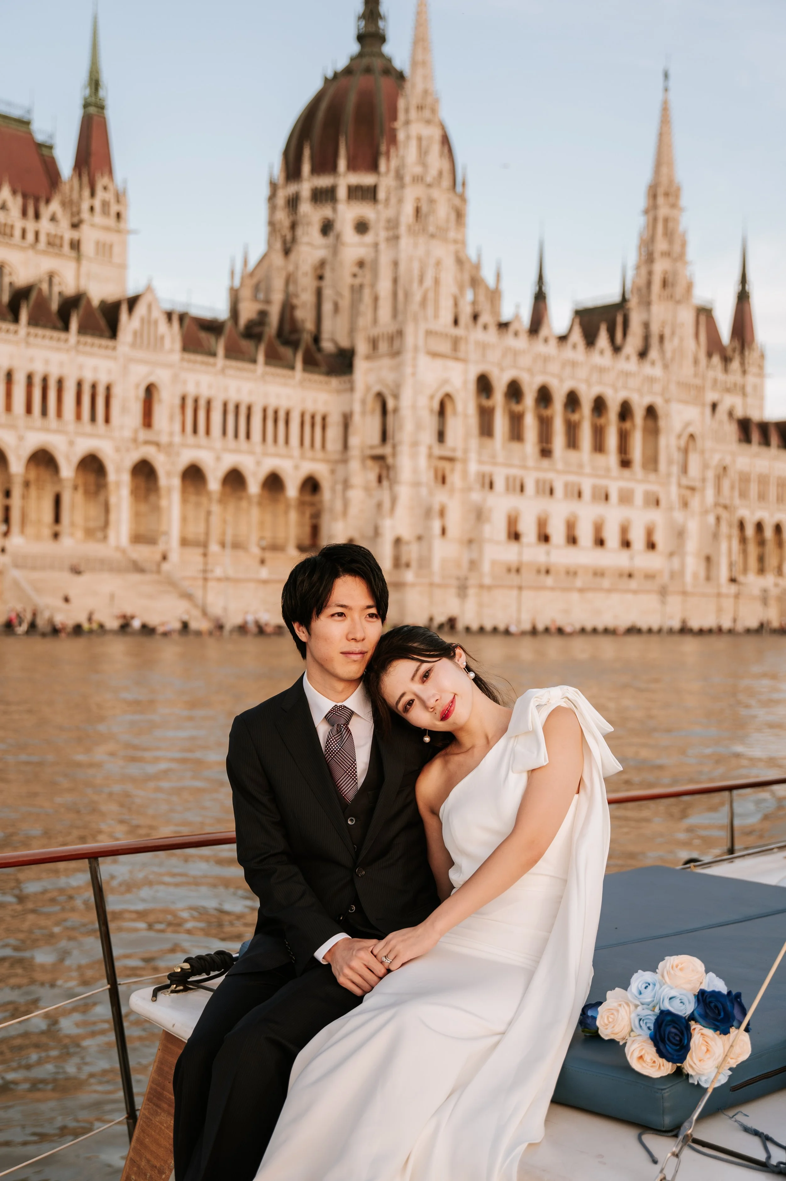 Budapest Private Yacht Wedding Photoshoot Kal Ken 11.jpg