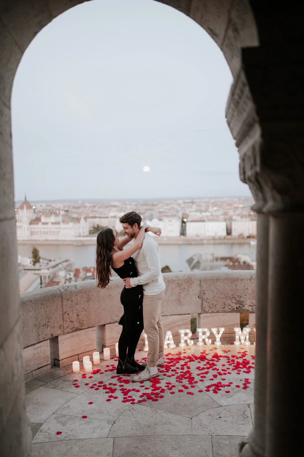 11-1-fishermans-bastion-propose-in-budapest11.jpg