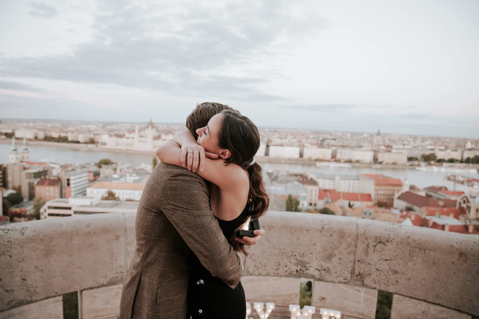 11-1-fishermans-bastion-propose-in-budapest3.jpg