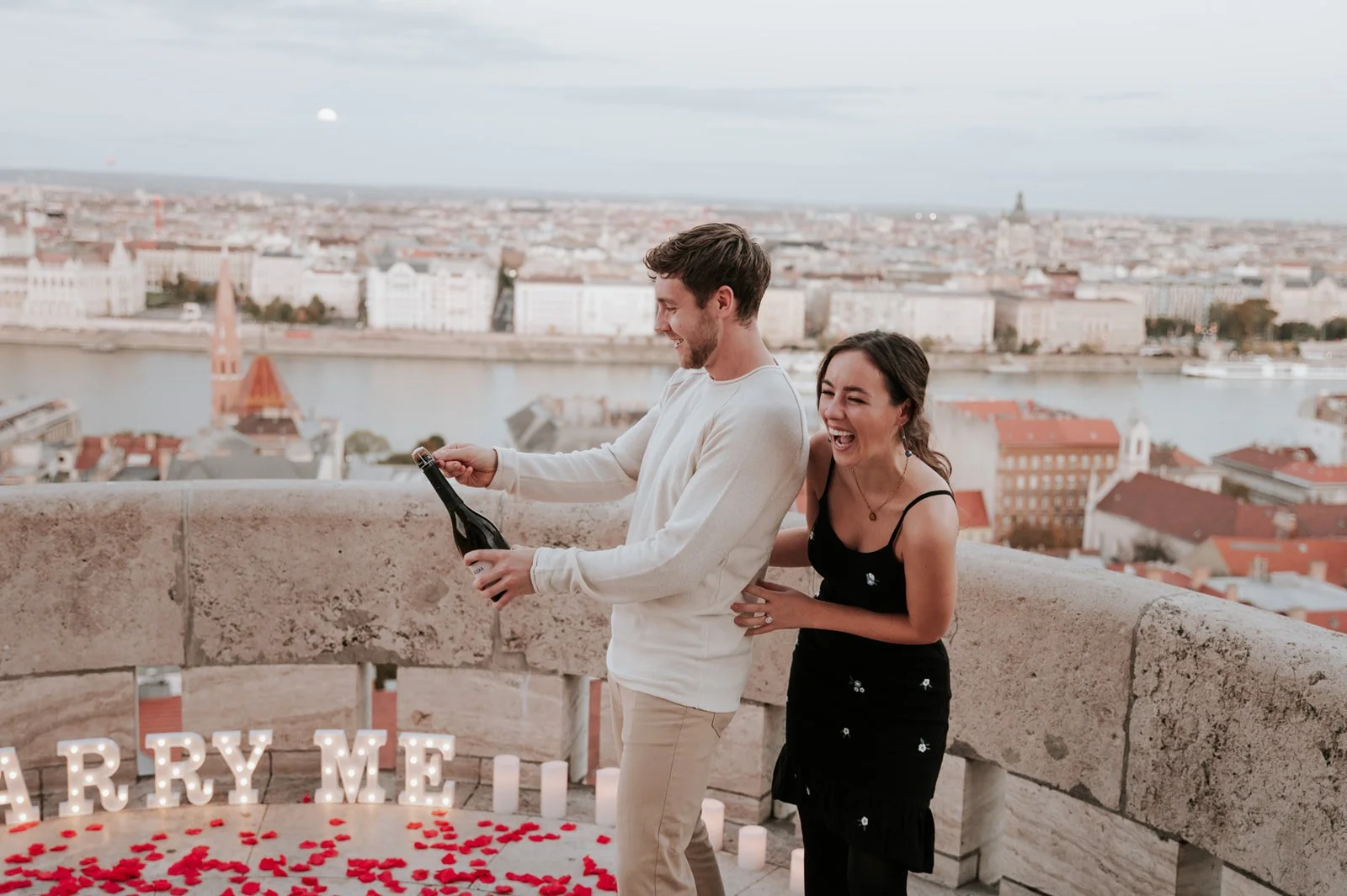 11-1-fishermans-bastion-propose-in-budapest6.jpg