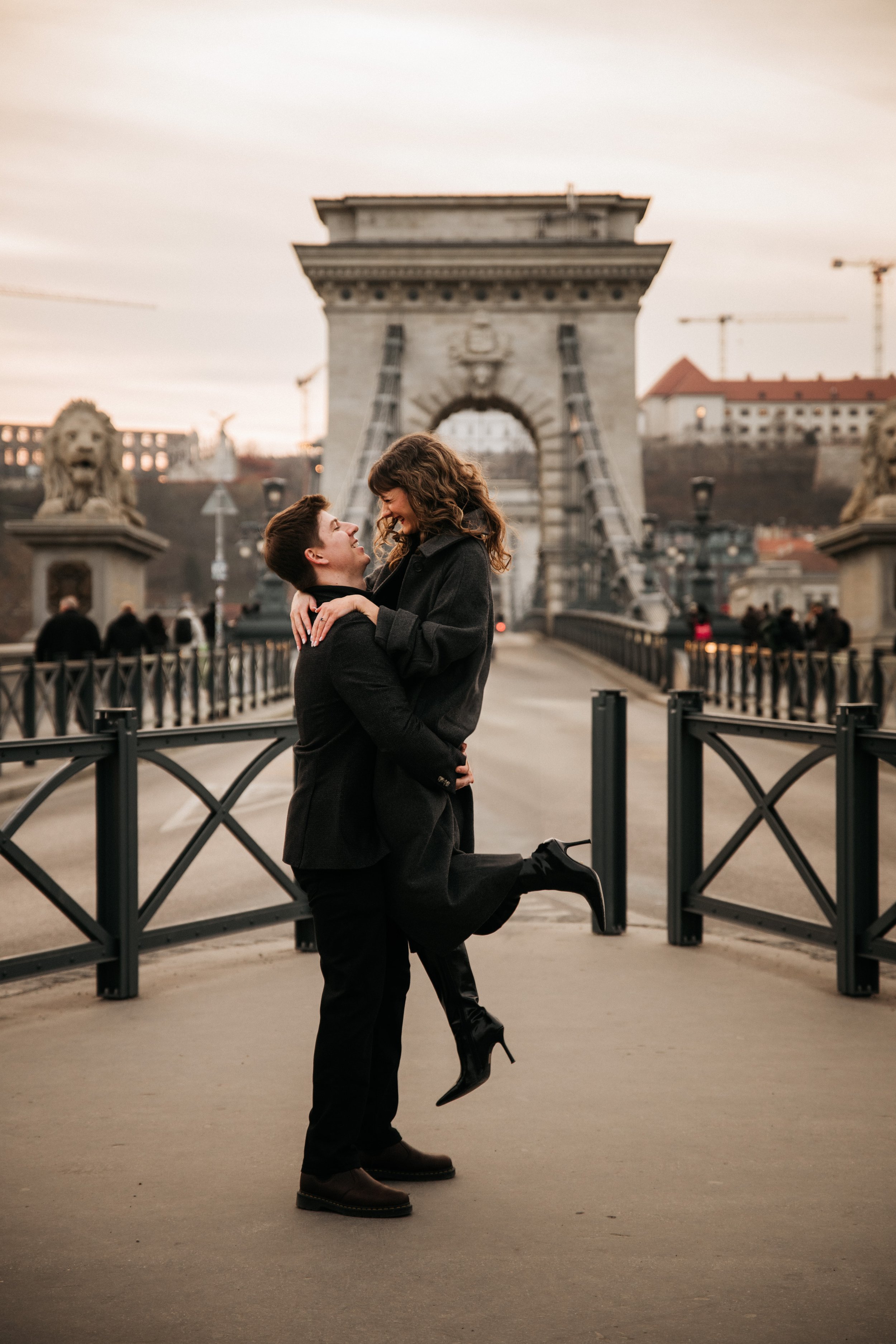 budapest chain bridge marriage proposal