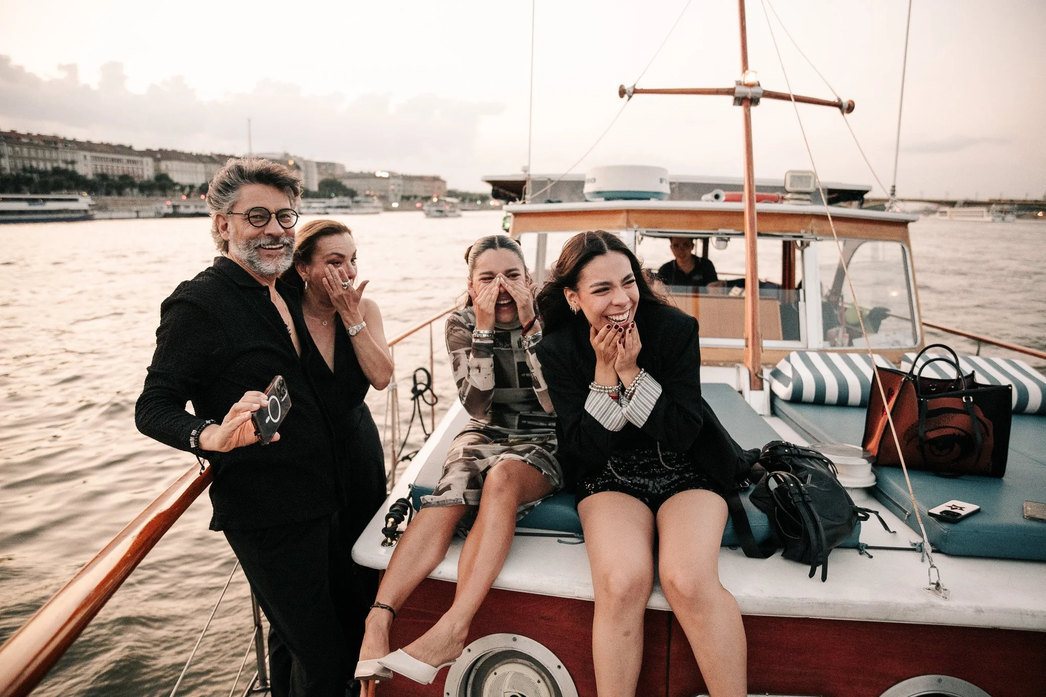 Budaest Private Yacht family celebration