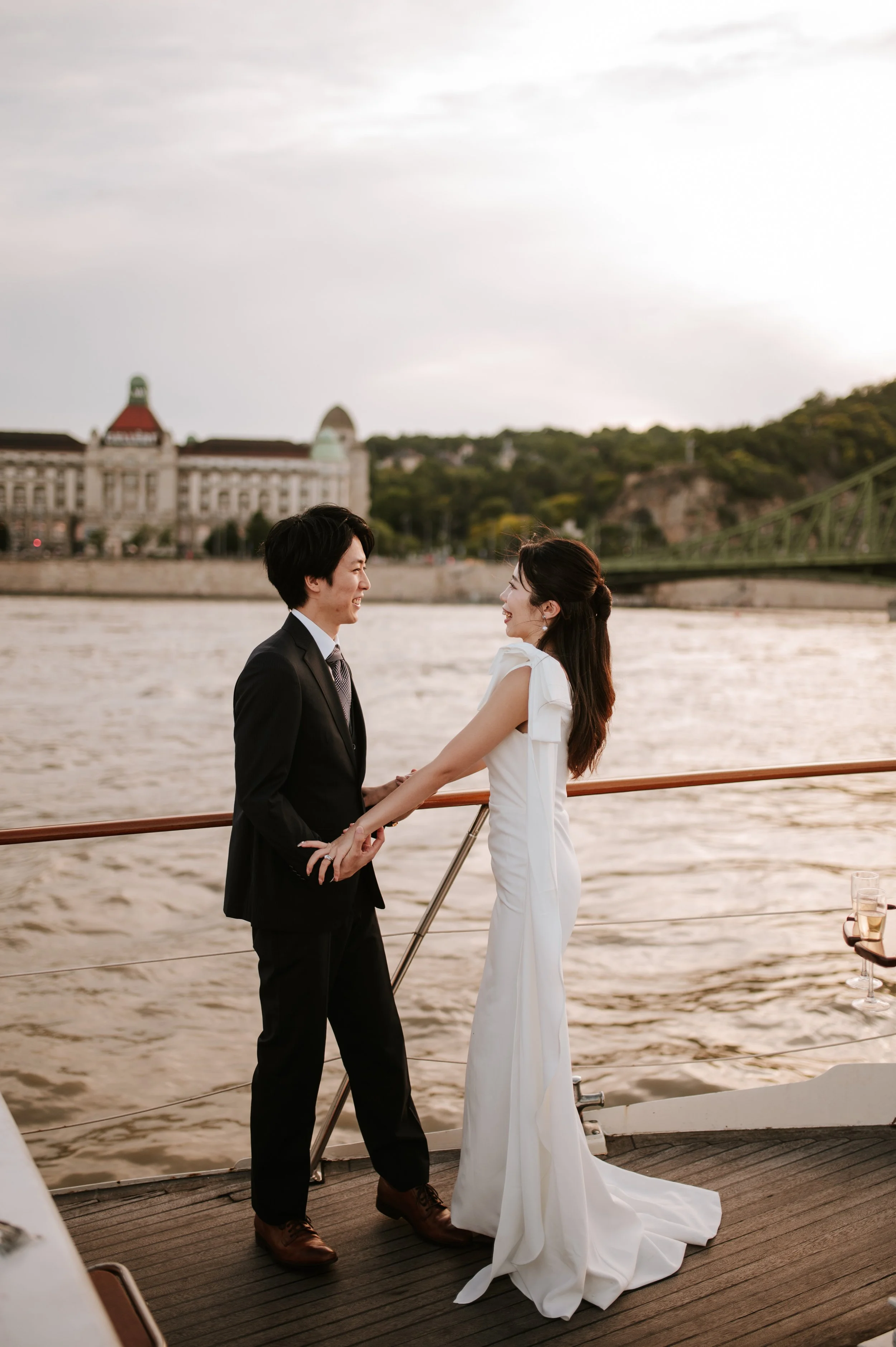 Budapest Private Yacht Wedding Photoshoot Kal Ken 22.jpg