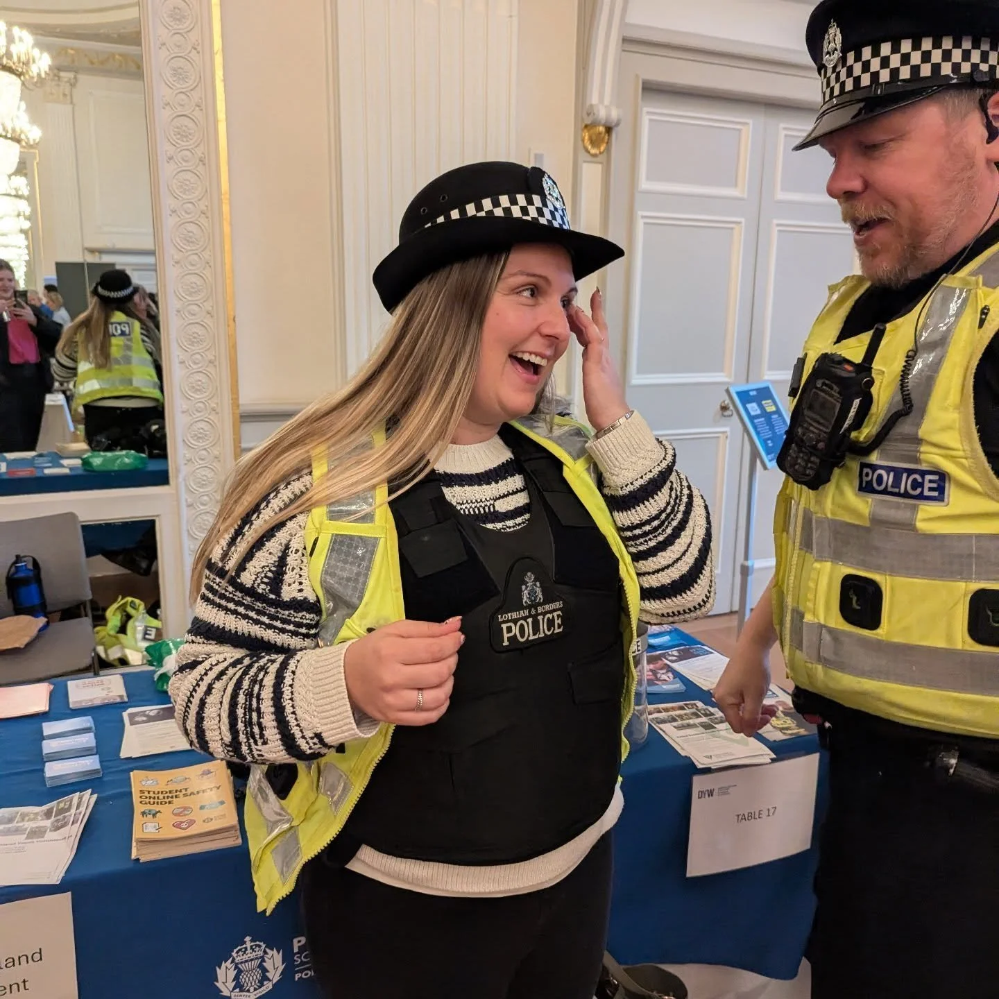 👮&zwj;♀️ Never too late to try out a new career! 

Kelly had fun at @dywedinmideast's event yesterday! 

...on a more serious note - great to talk to all the different employers who attended and hear about the careers available ☺️

@policescotlandof