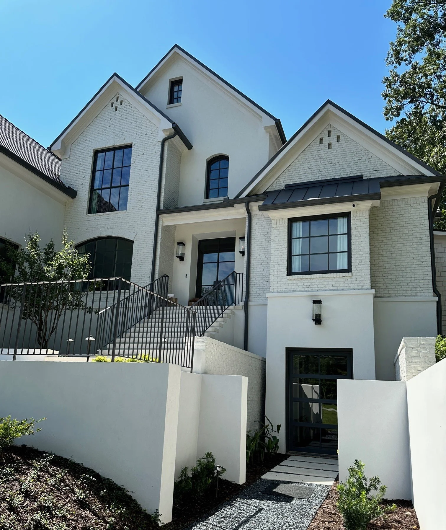 6 Driveway view CH.JPG