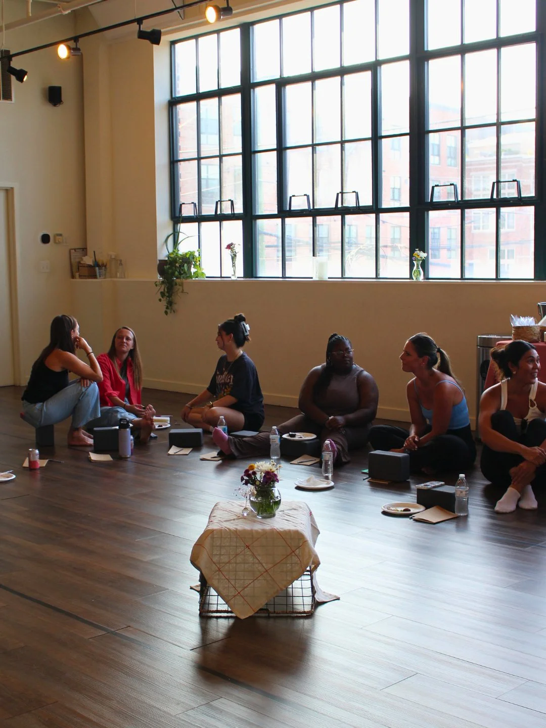 Thank you to everyone who joined us last week for our Community + Connection workshop! 

It was so special to welcome @susanne_conrad from @lightyearleadership, who guided us through an evening of meaningful conversation, reflection, and deeper conne